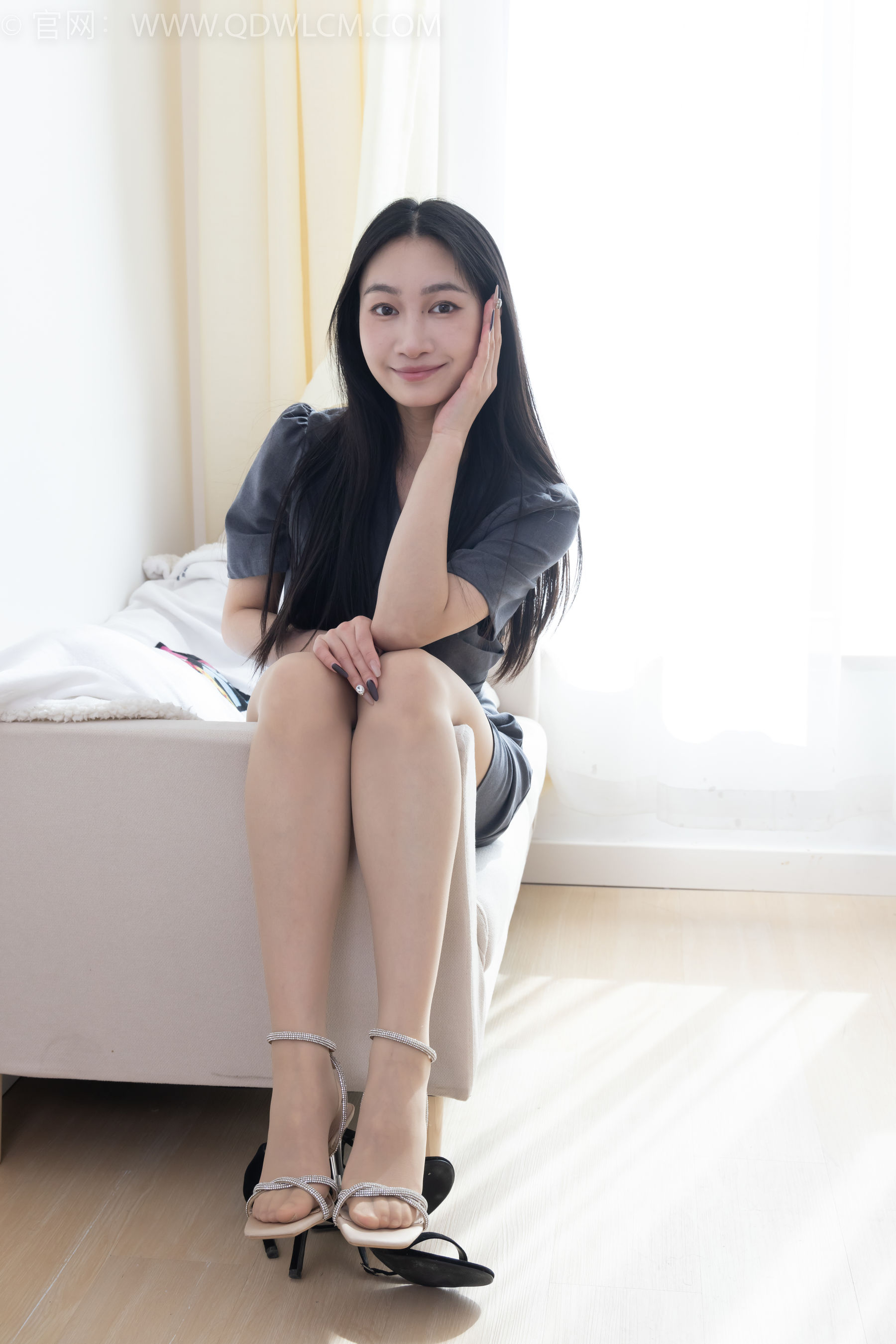 物恋传媒 No.2316 小影 - 三双高跟鞋、薄肉丝、裸足/(170P)