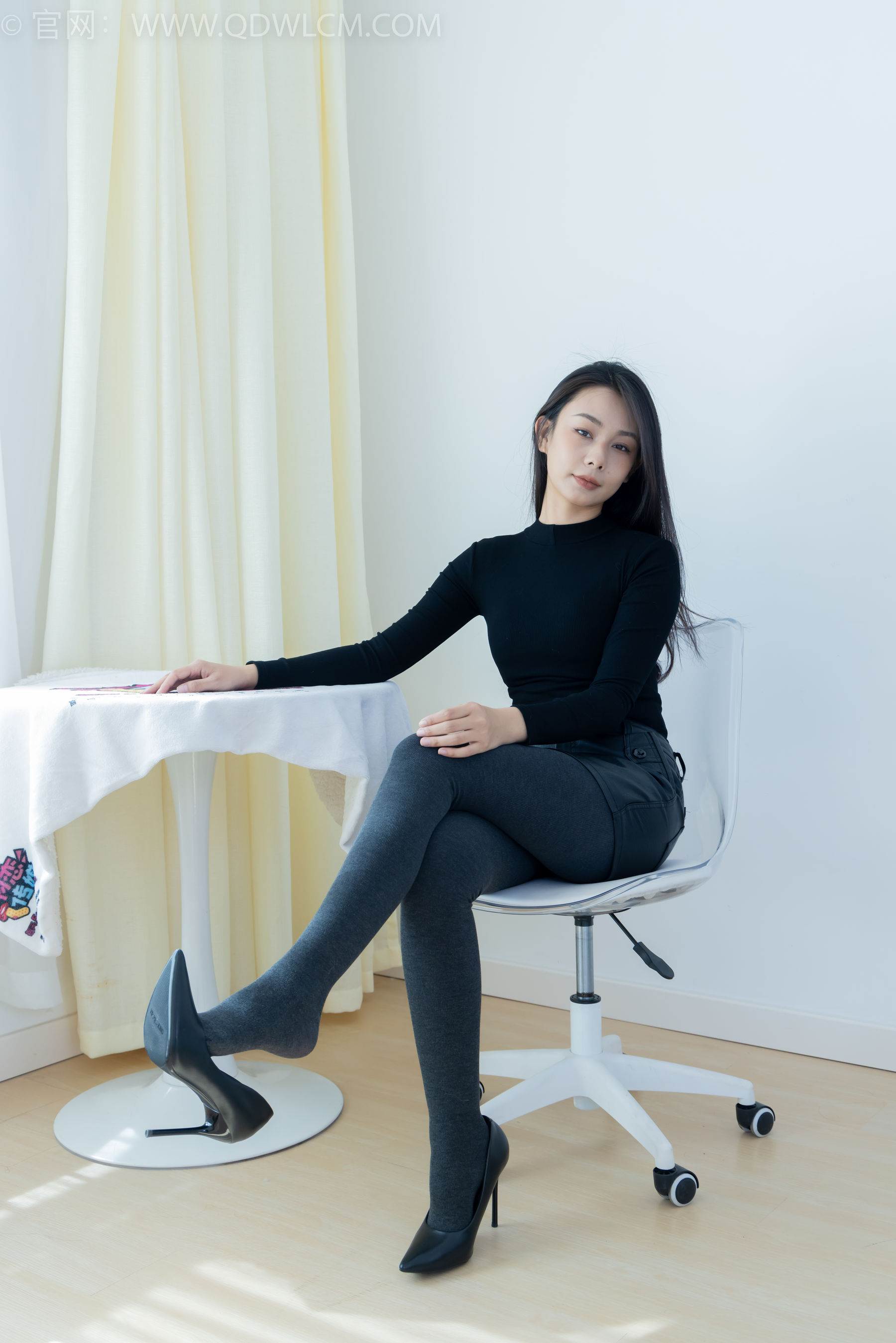 物恋传媒 No.2313 岚岚 - 高跟鞋、厚灰丝/(180P)