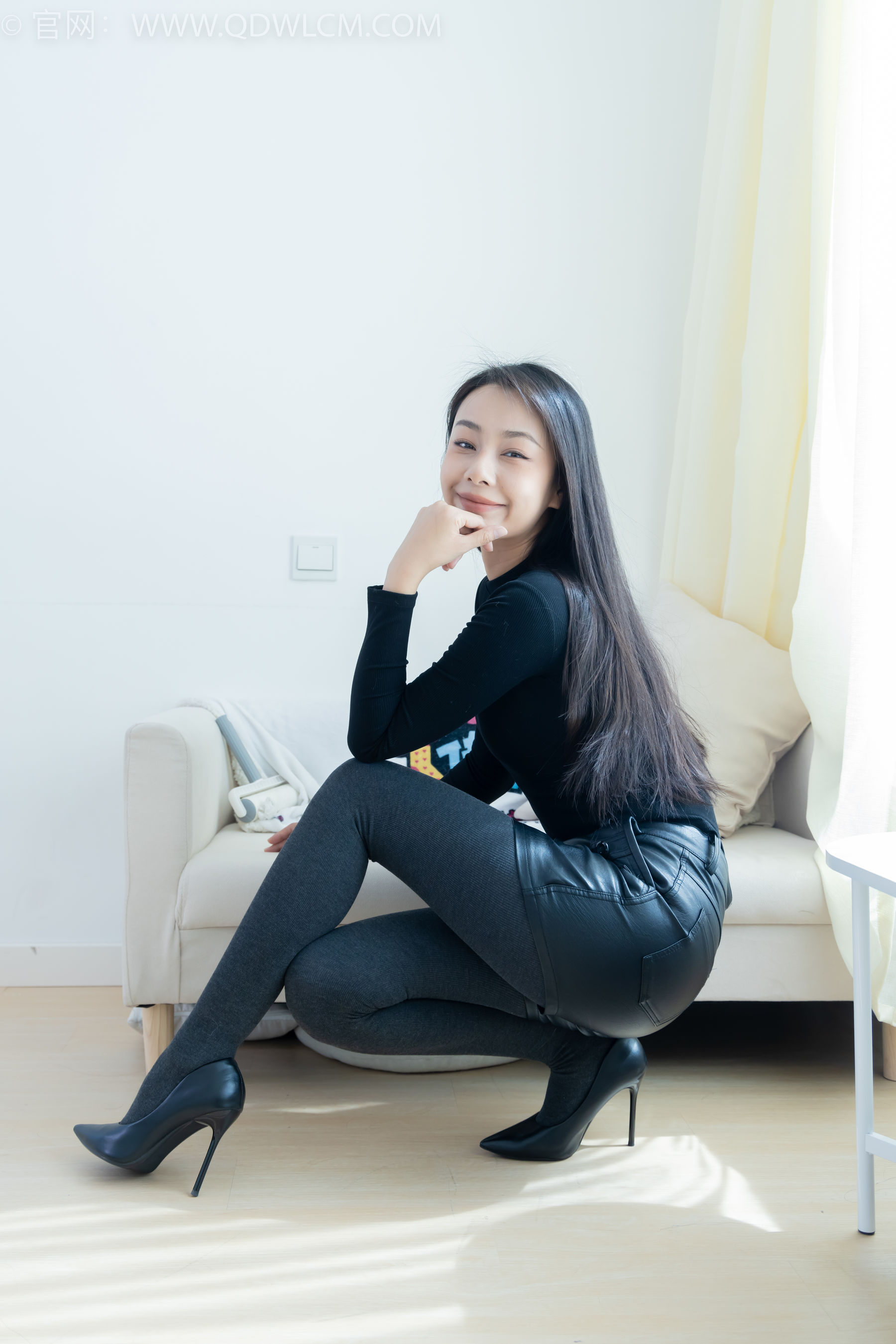 物恋传媒 No.2313 岚岚 - 高跟鞋、厚灰丝/(180P)