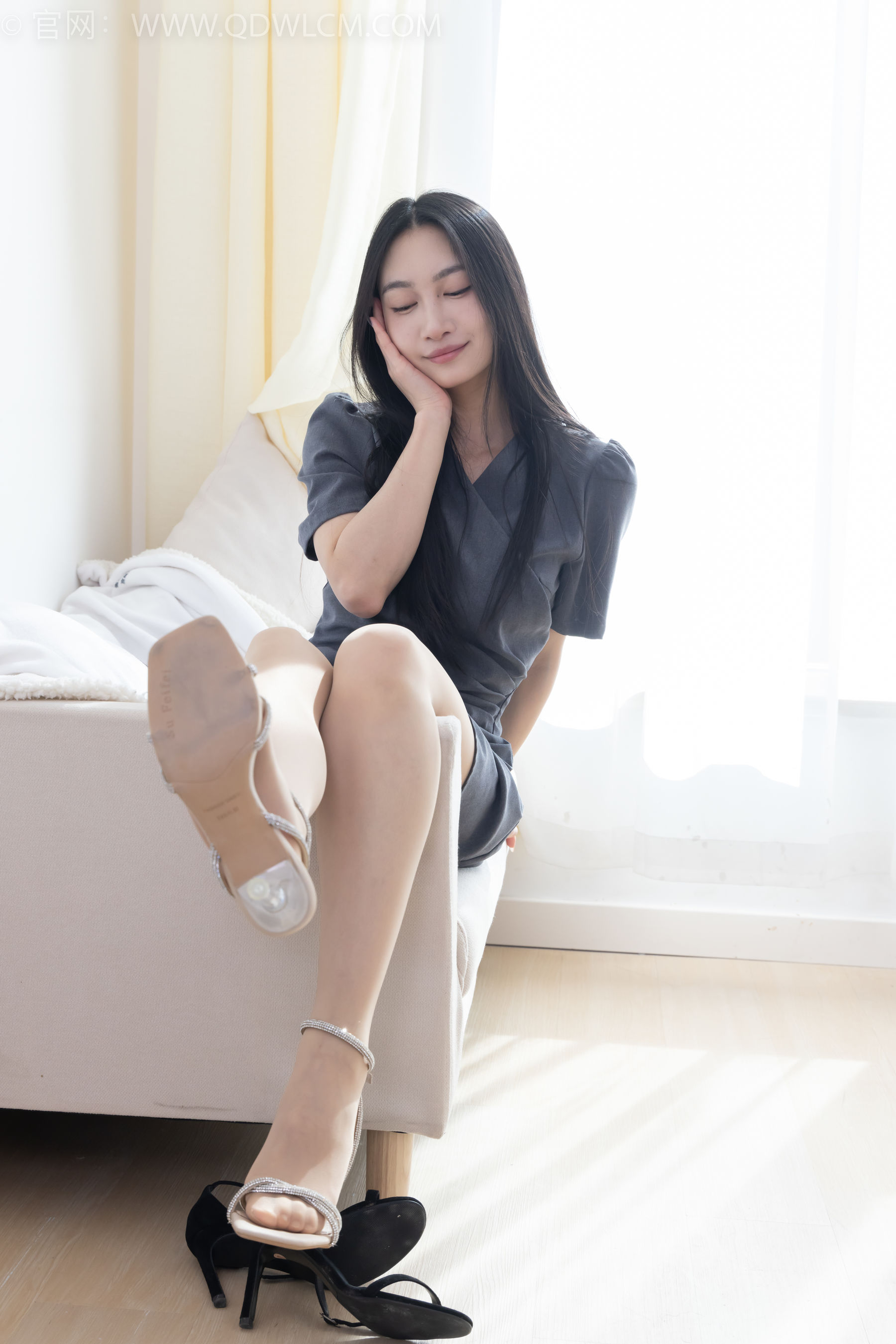 物恋传媒 No.2316 小影 - 三双高跟鞋、薄肉丝、裸足/(170P)