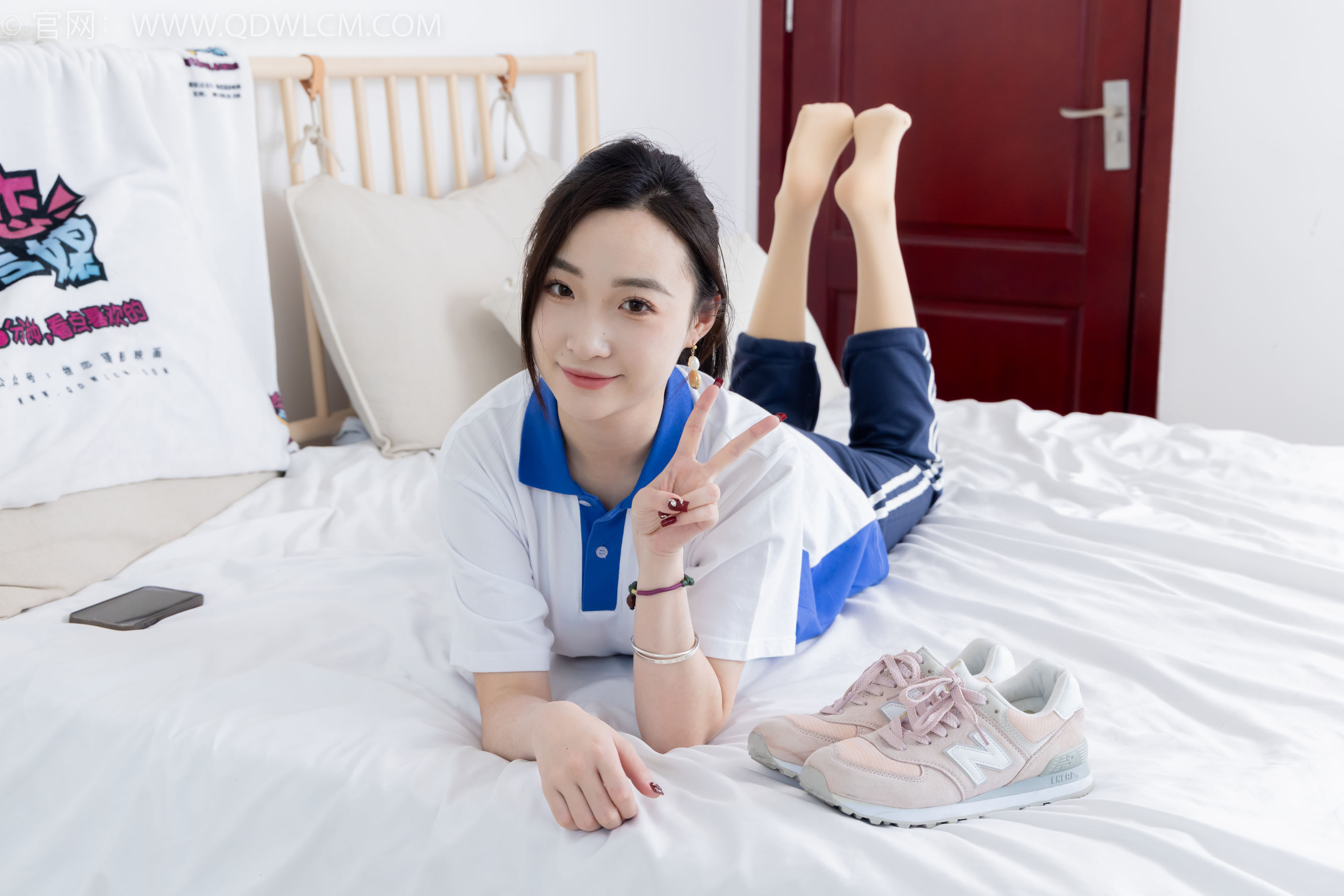 物恋传媒 No.2314 恬恬 - 运动鞋、厚肉丝、校服裤里丝/(160P)