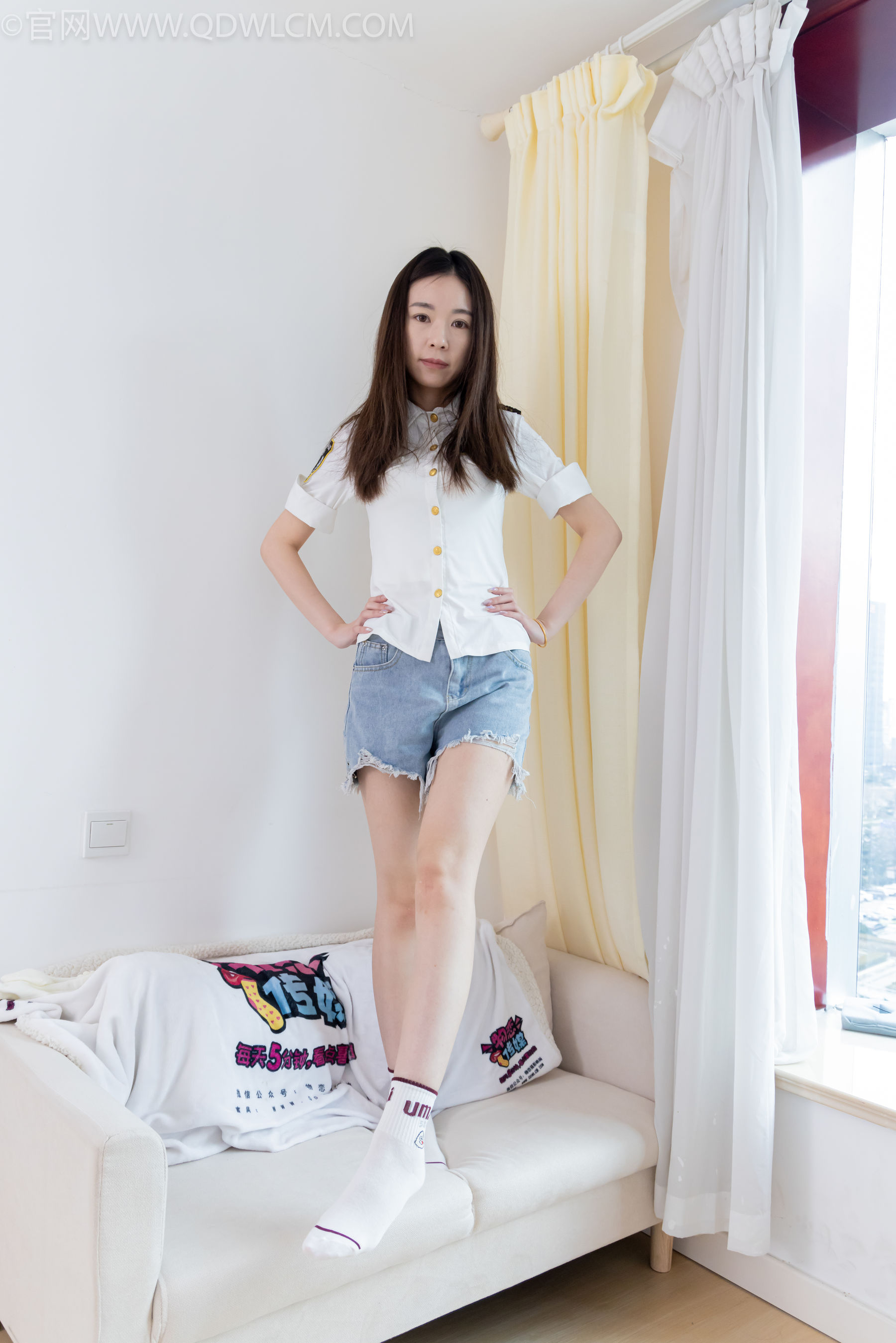 物恋传媒 No.2309 婷婷 - 高跟长靴、白棉袜、裸足/(173P)