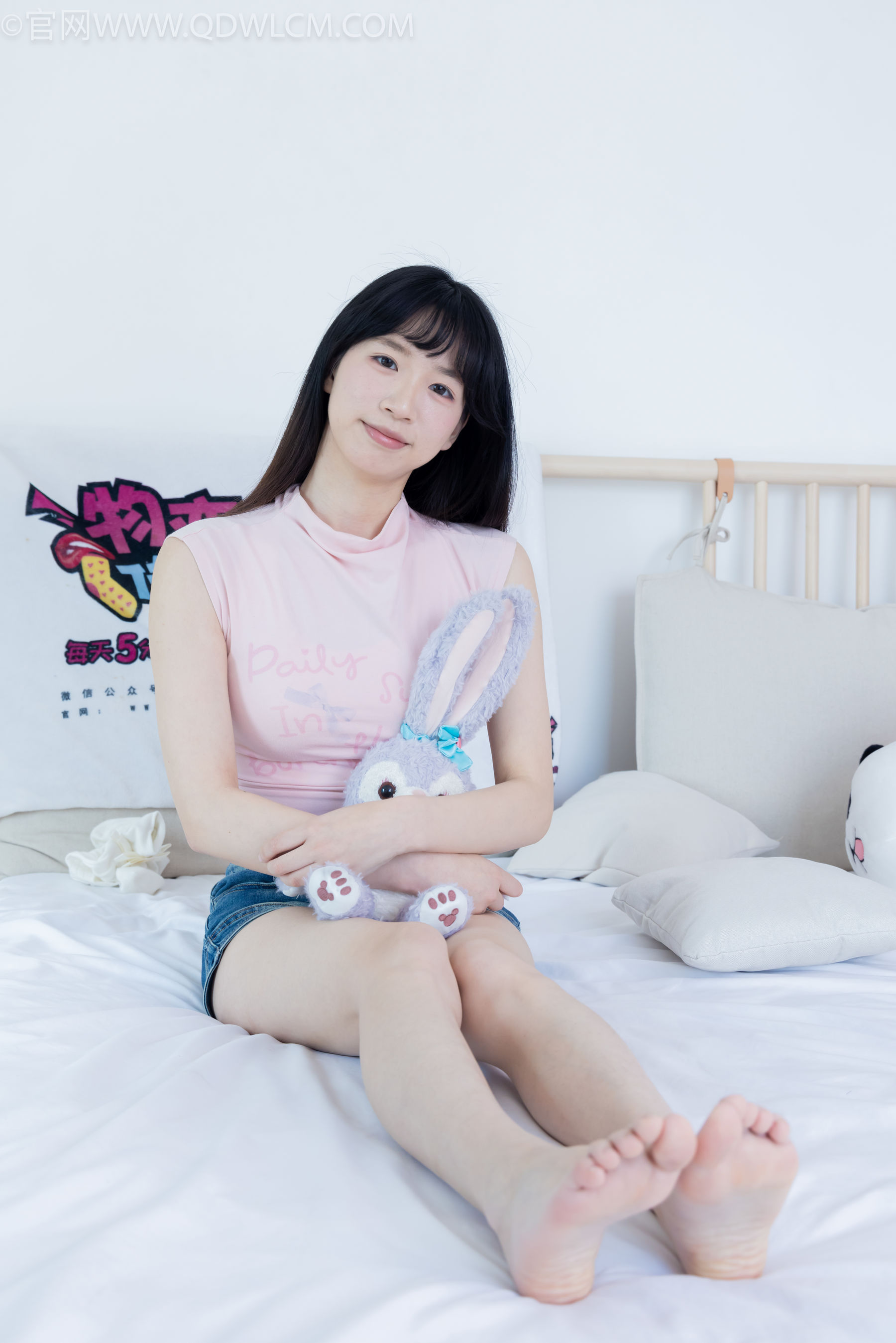 物恋传媒 No.2319 小左 - 帆布鞋、白棉袜、裸足/(155P)