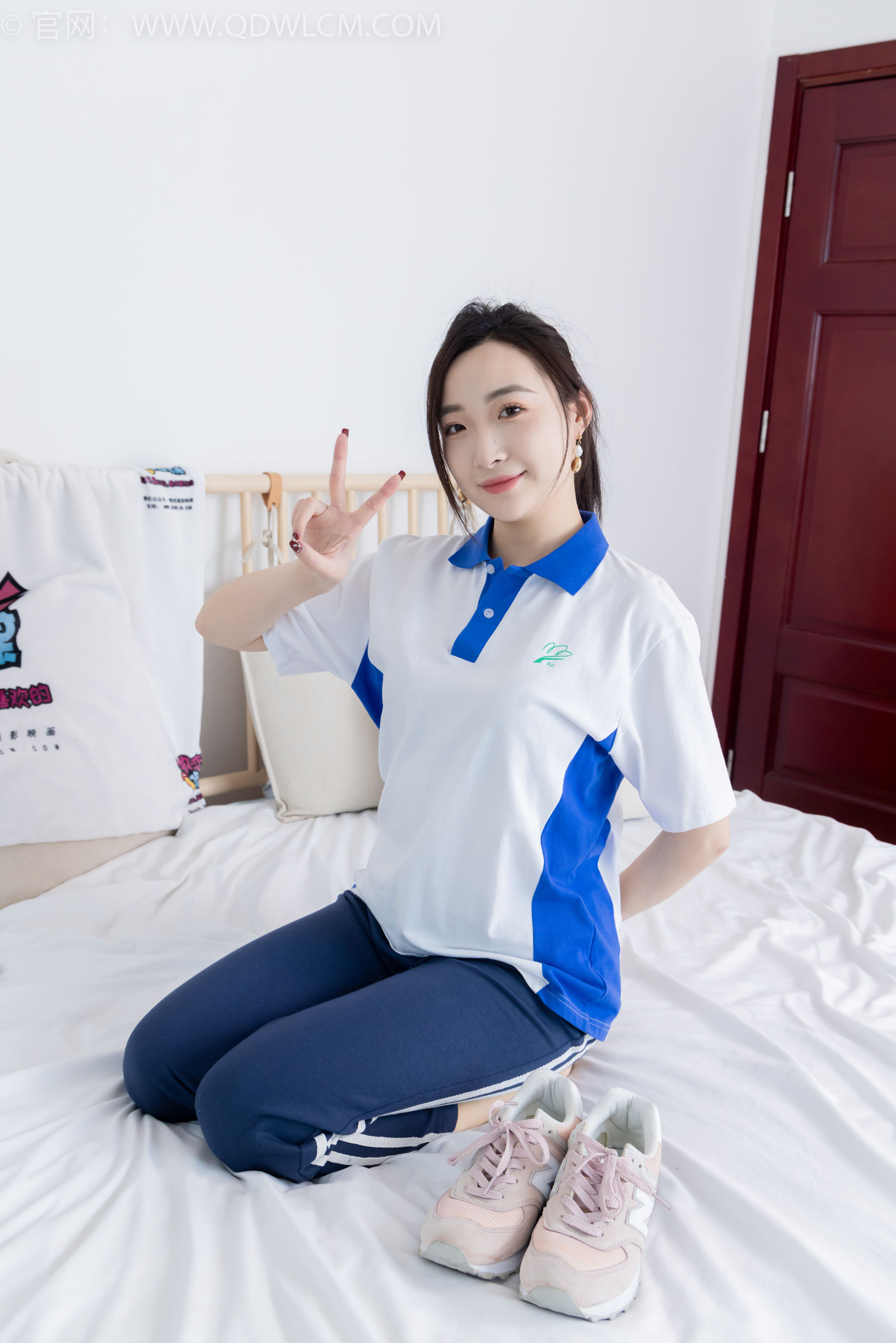 物恋传媒 No.2314 恬恬 - 运动鞋、厚肉丝、校服裤里丝/(160P)