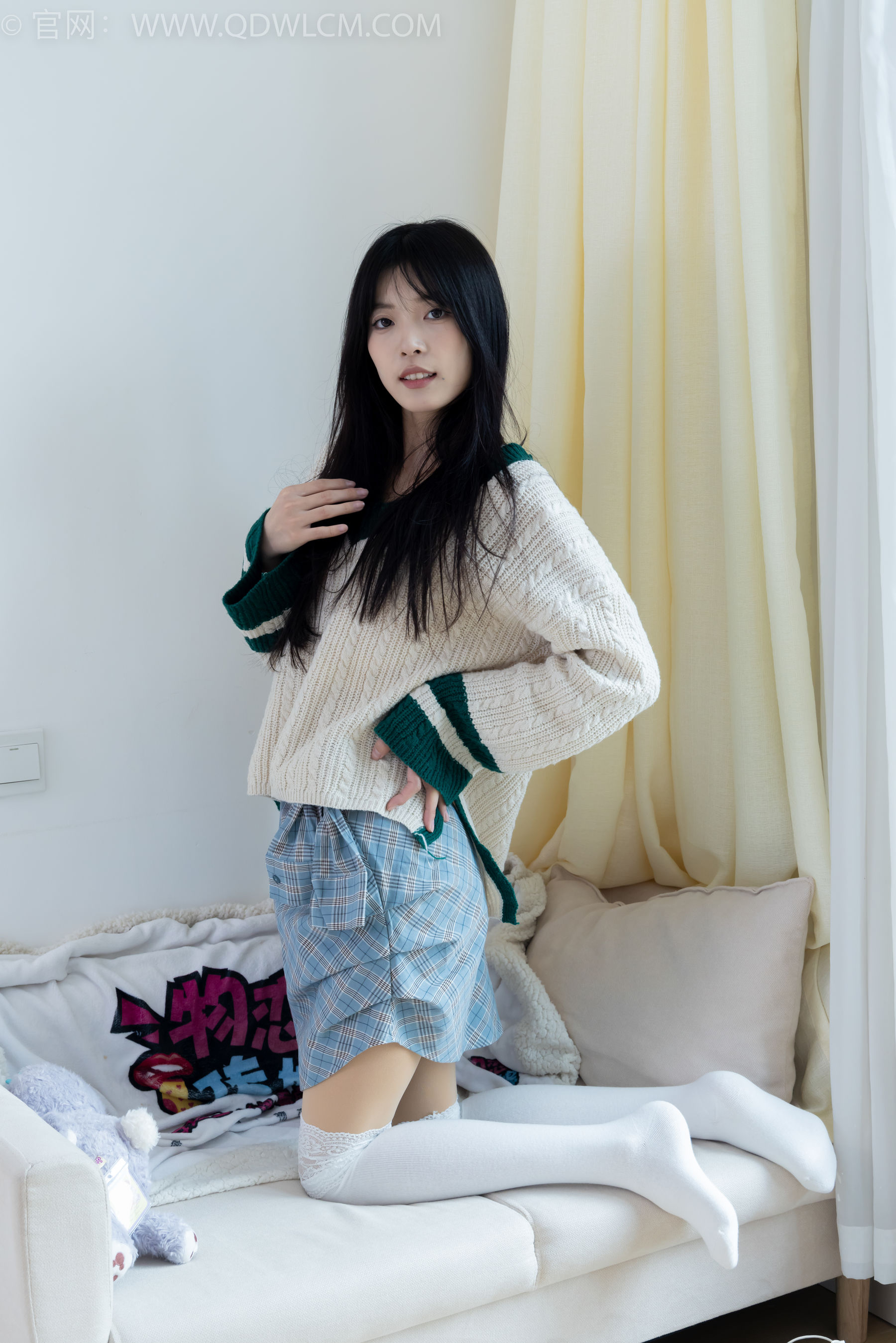 物恋传媒 No.2312 茯苓 - 长靴、过膝白棉袜、厚肉丝/(160P)