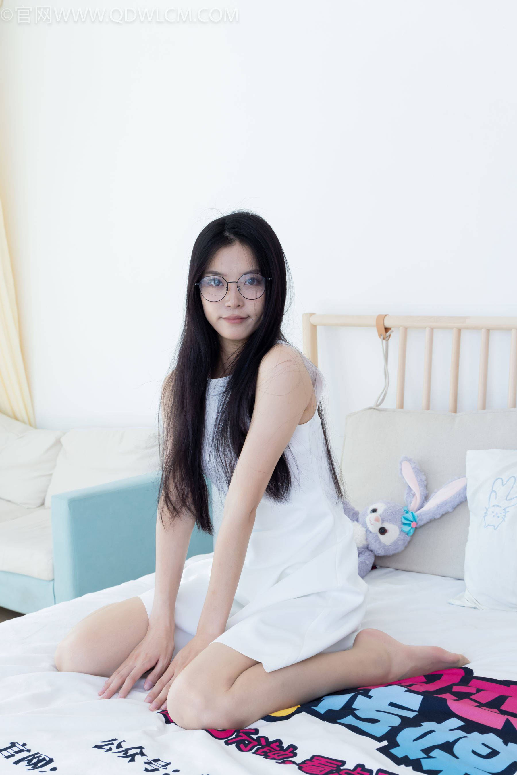 物恋传媒 No.2320 茯苓 - 凉鞋、薄肉丝、裸足、皮筋绑脚以及挠脚心剧情/(159P)