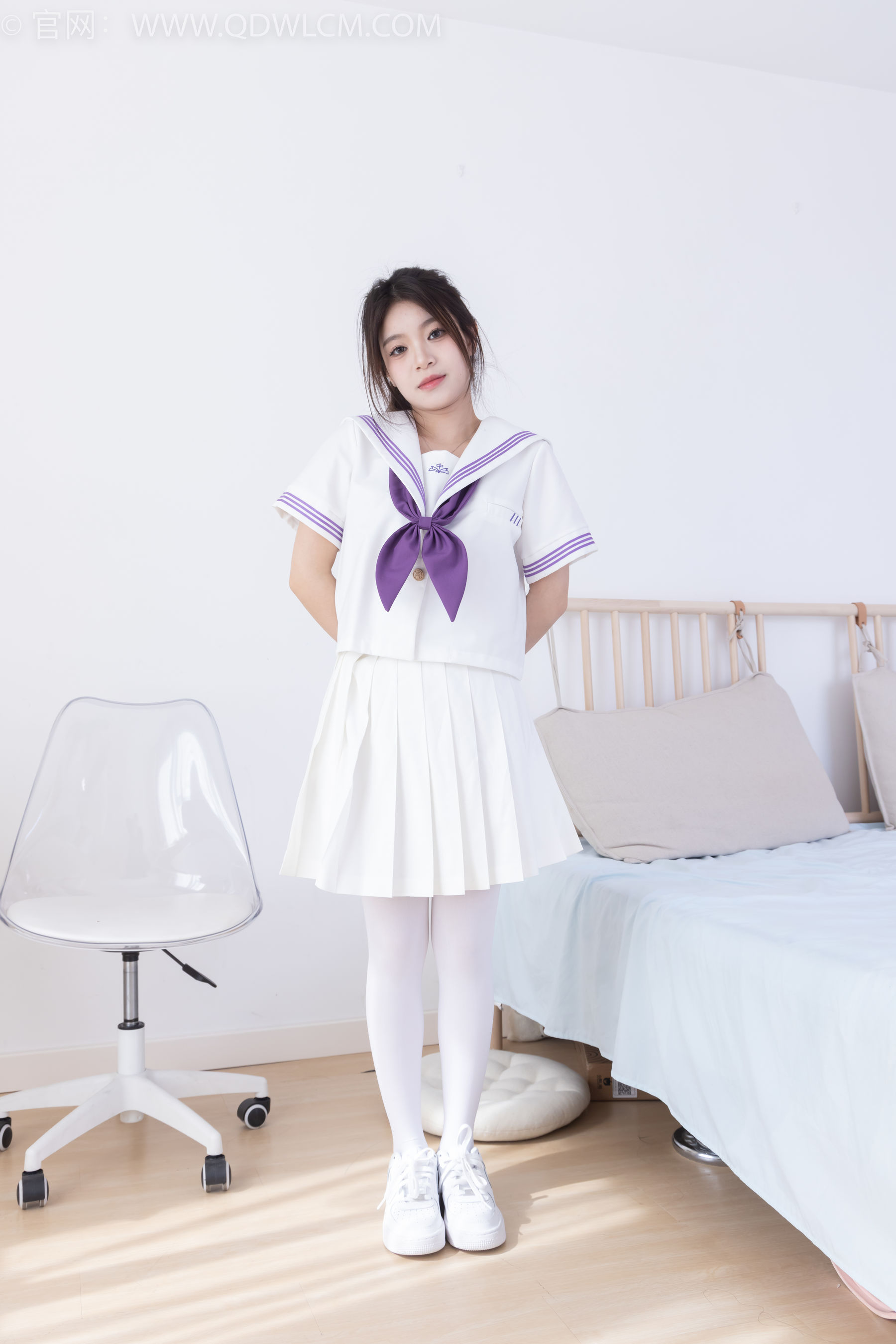 物恋传媒 No.2317 闪闪 - 板鞋、厚白丝、jk制服/(160P)