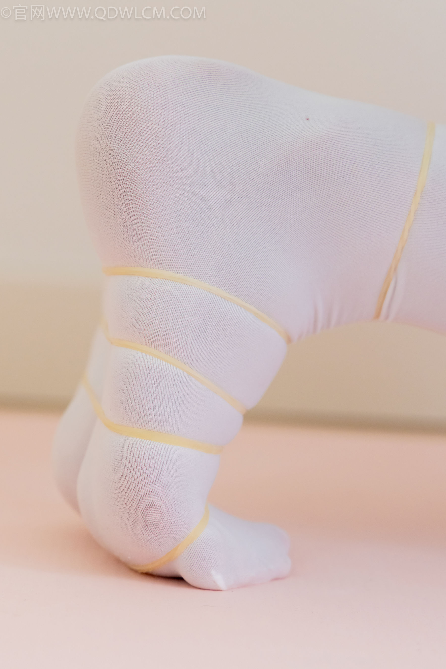 物恋传媒 No.2307 泡泡 - 芭蕾鞋、厚白丝、芭蕾动作、皮筋绑脚剧情/(166P)