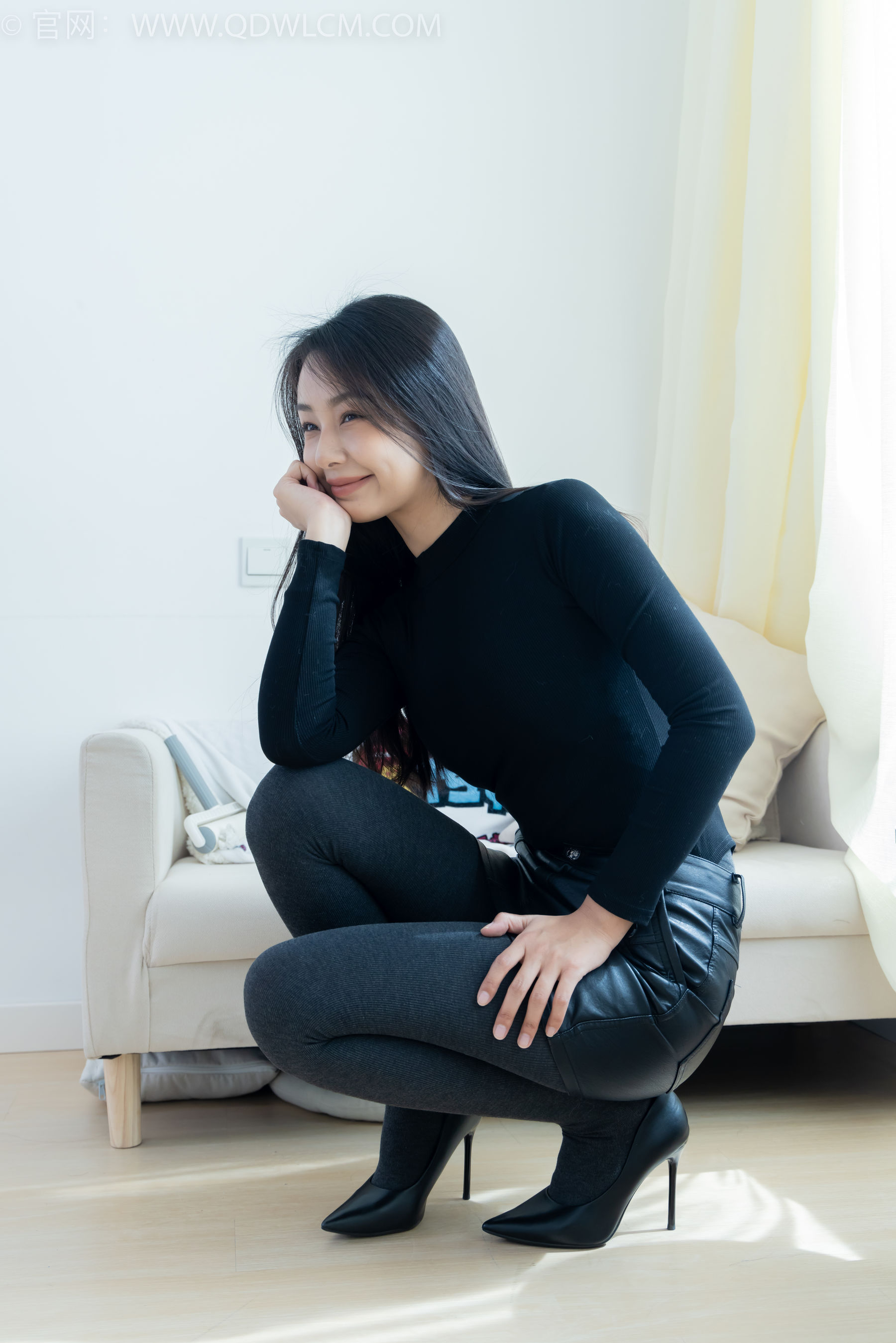 物恋传媒 No.2313 岚岚 - 高跟鞋、厚灰丝/(180P)