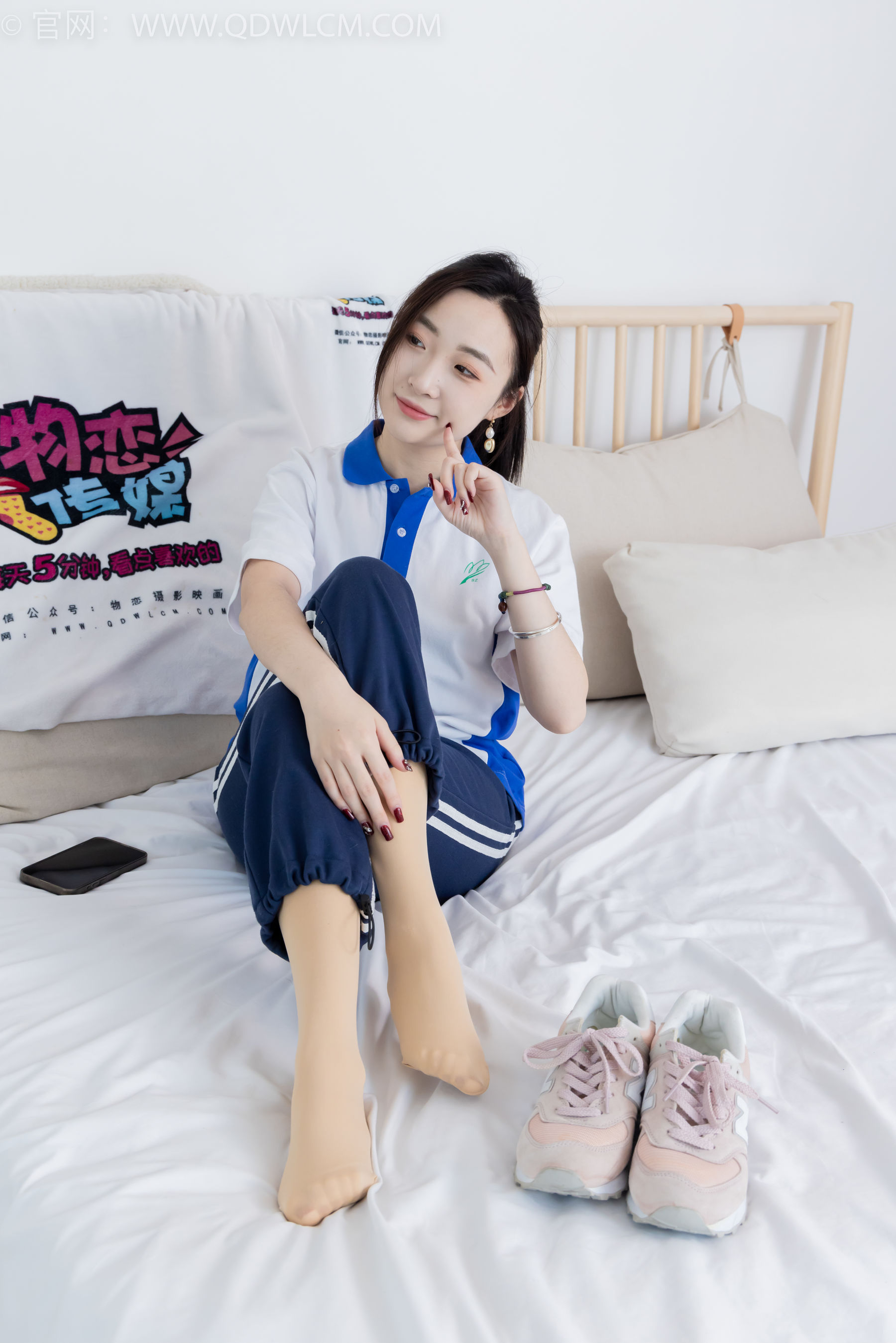 物恋传媒 No.2314 恬恬 - 运动鞋、厚肉丝、校服裤里丝/(160P)