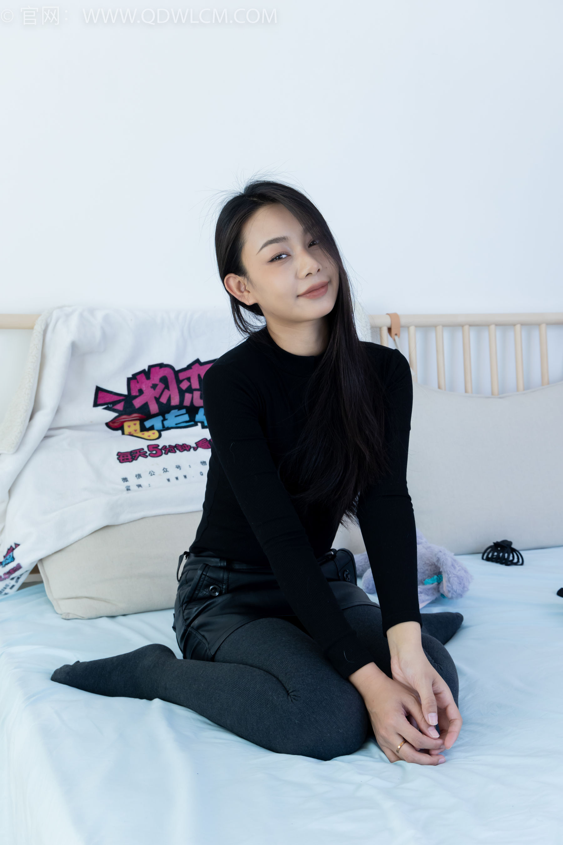 物恋传媒 No.2313 岚岚 - 高跟鞋、厚灰丝/(180P)