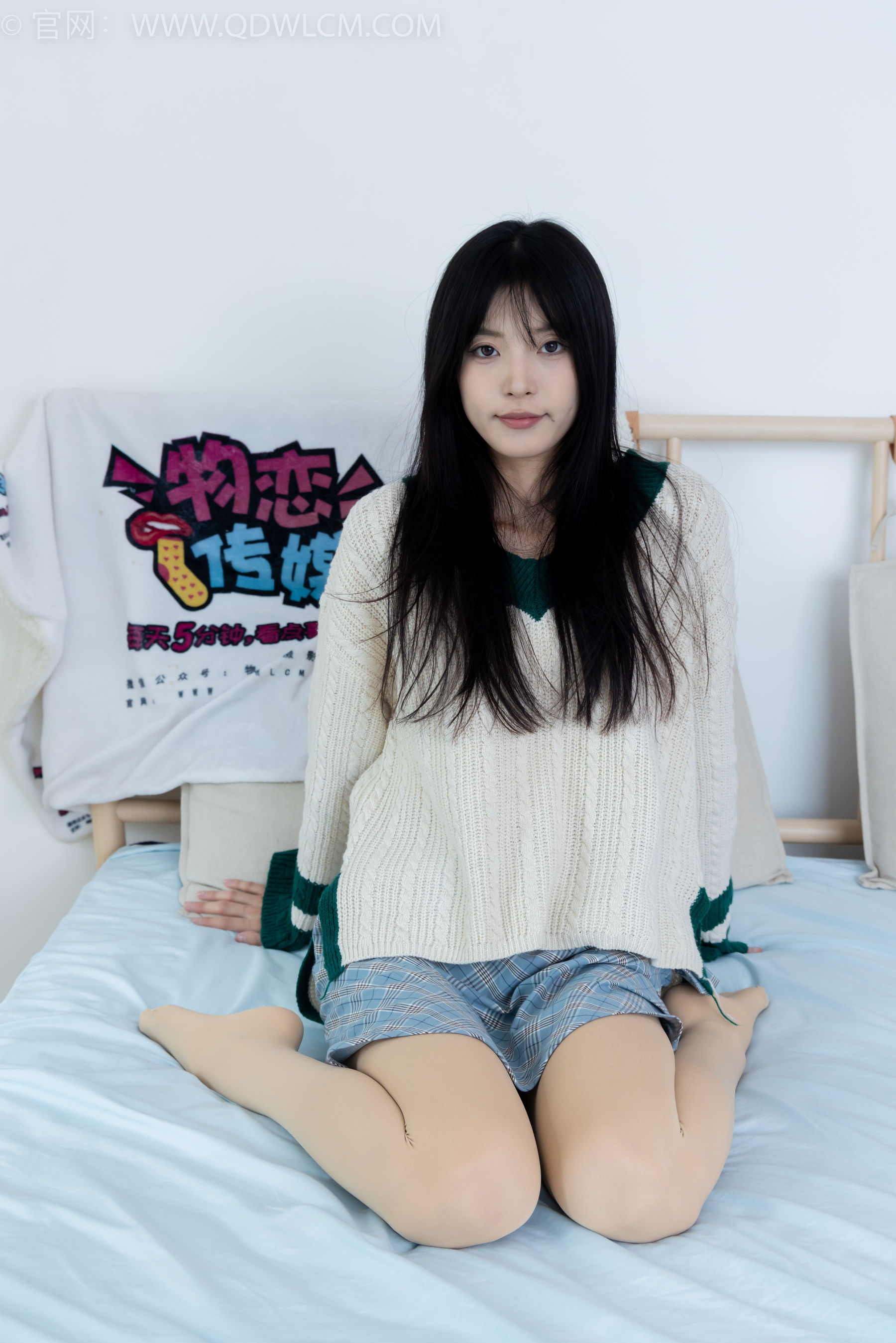 物恋传媒 No.2312 茯苓 - 长靴、过膝白棉袜、厚肉丝/(160P)