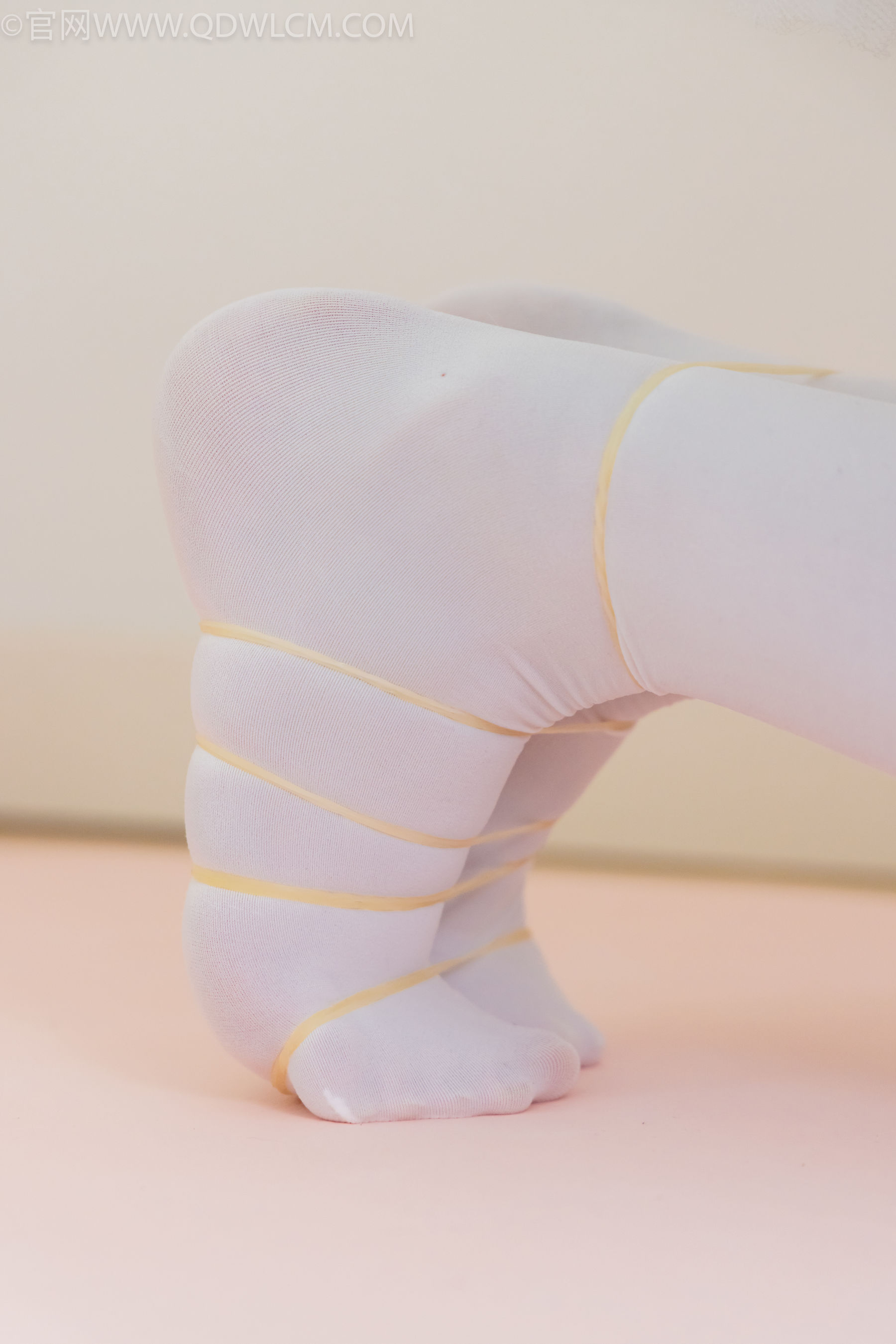 物恋传媒 No.2307 泡泡 - 芭蕾鞋、厚白丝、芭蕾动作、皮筋绑脚剧情/(166P)