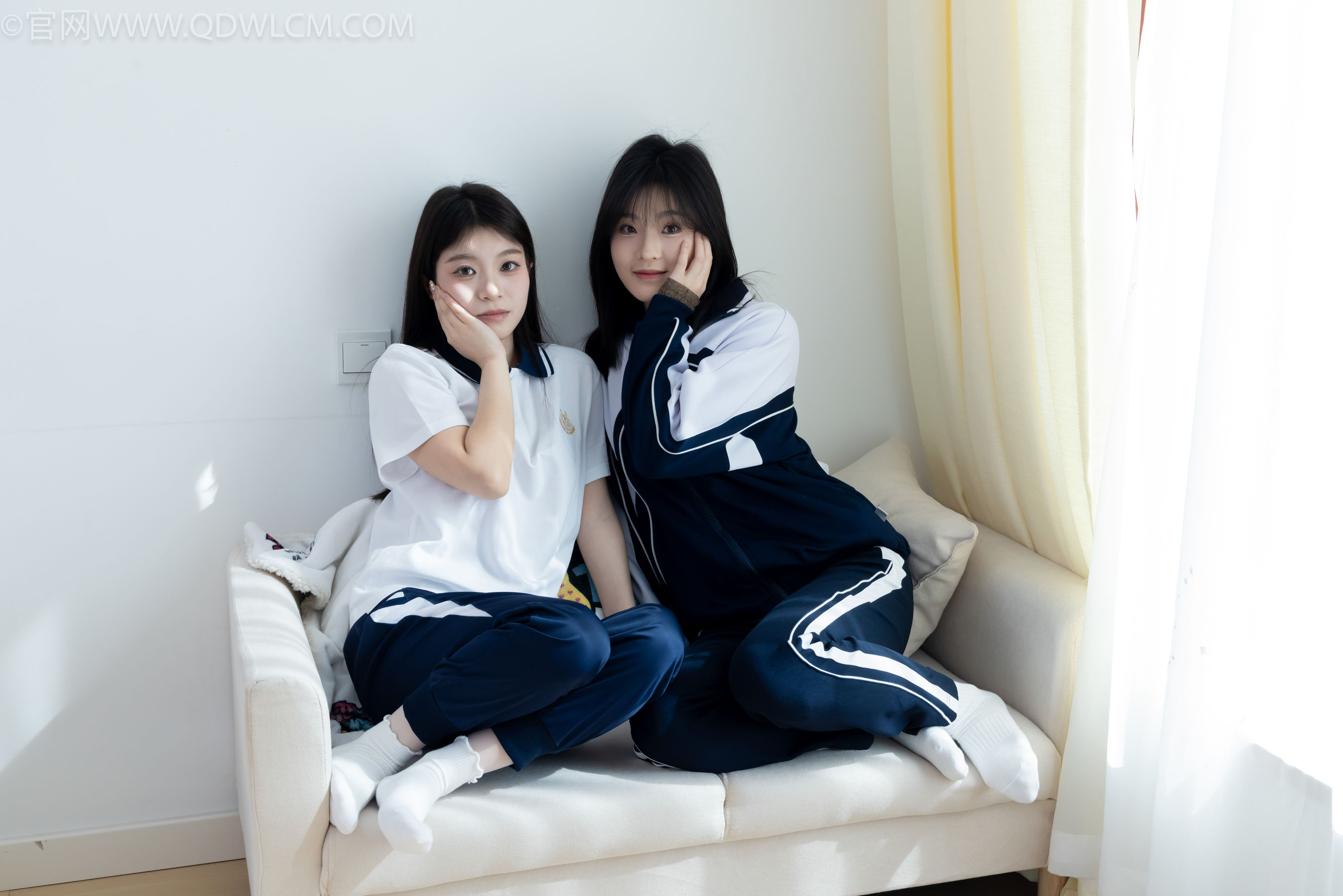 物恋传媒 No.2322 闪闪&青柠 - 帆布鞋、白棉袜、青柠薄肉丝、闪闪薄白丝/(168P)