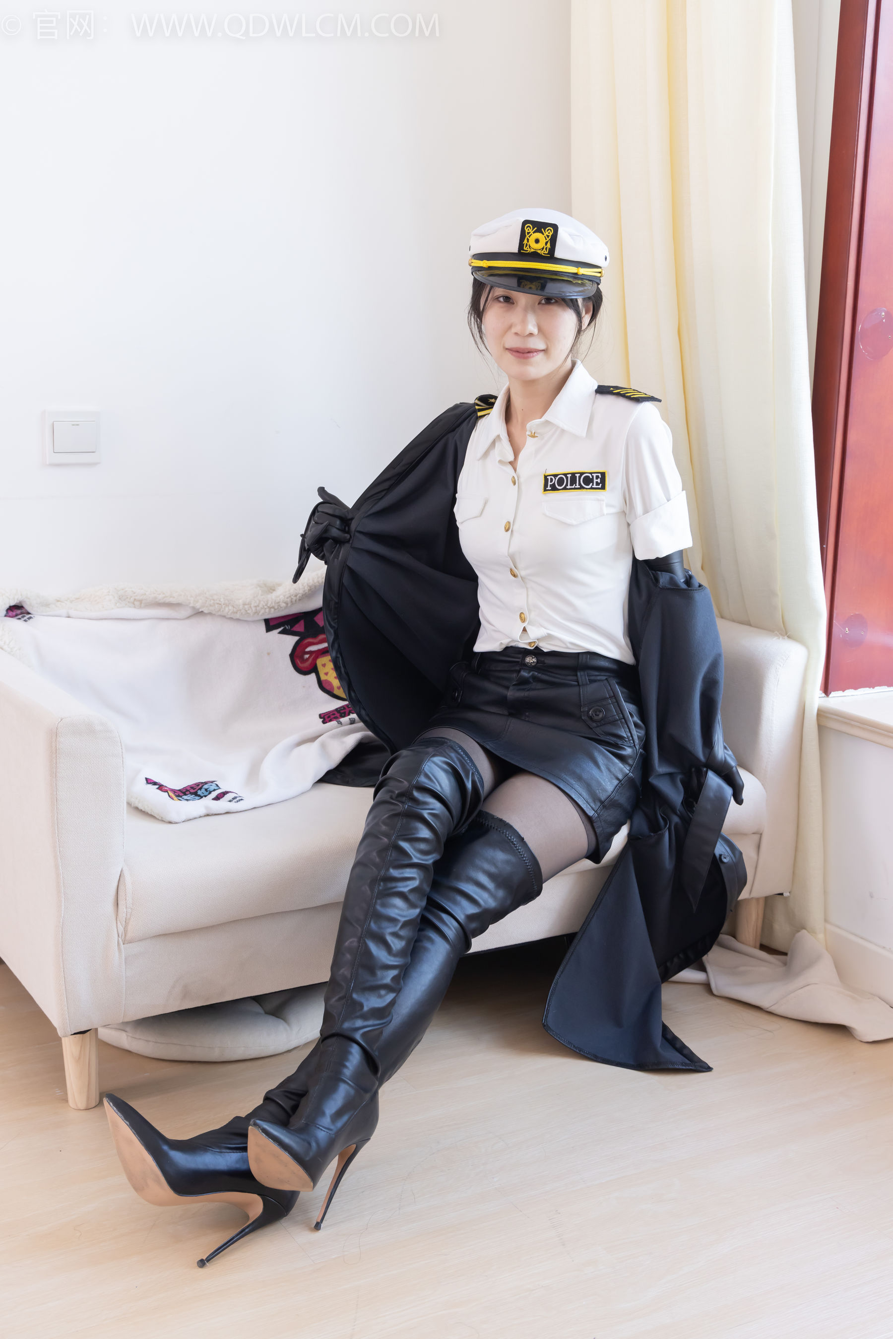 物恋传媒 No.2315 菜菜 - 高跟长靴、薄黑丝/(160P)