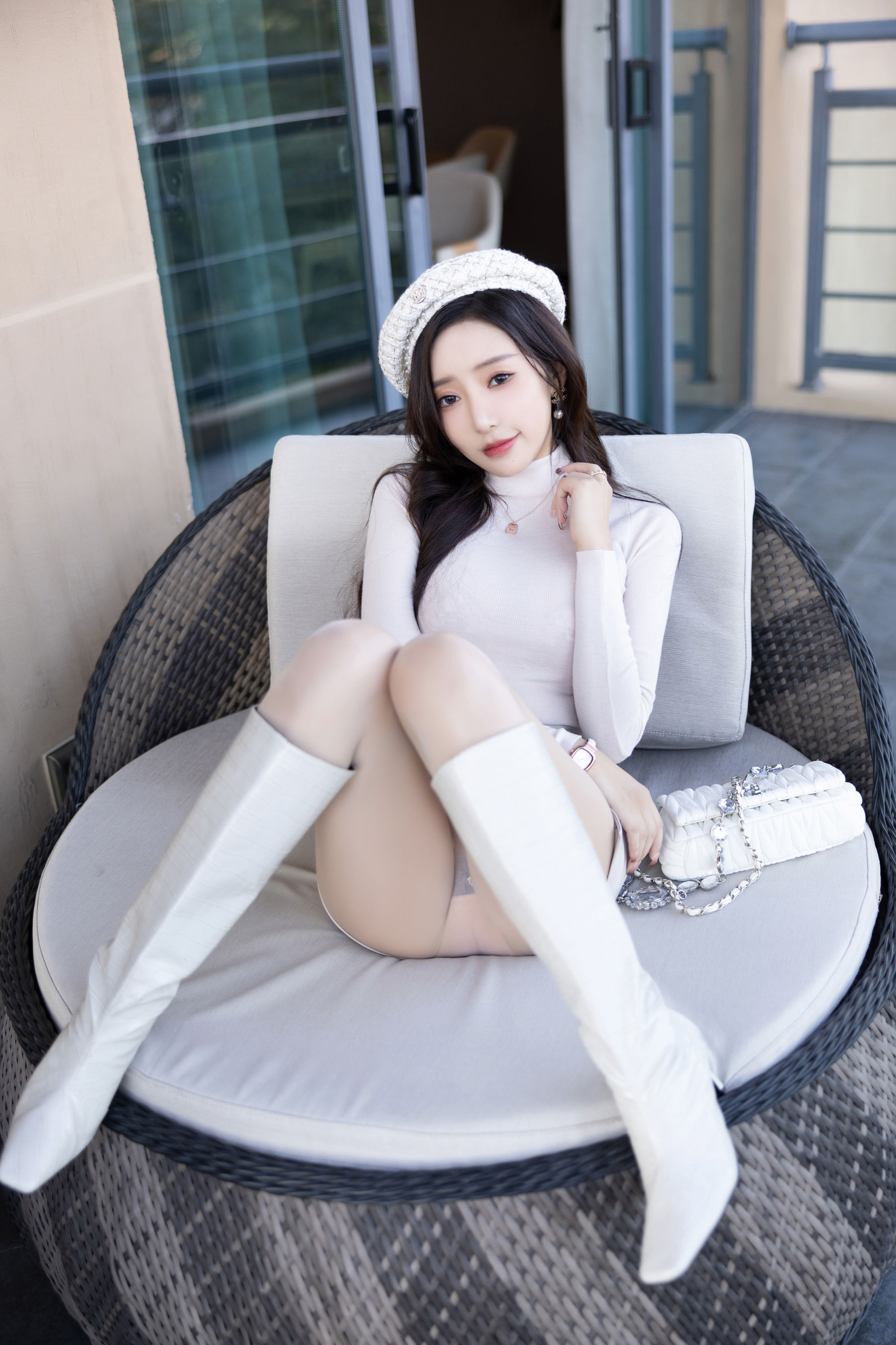 王馨瑶 - 毛衣皮裙/(112P)