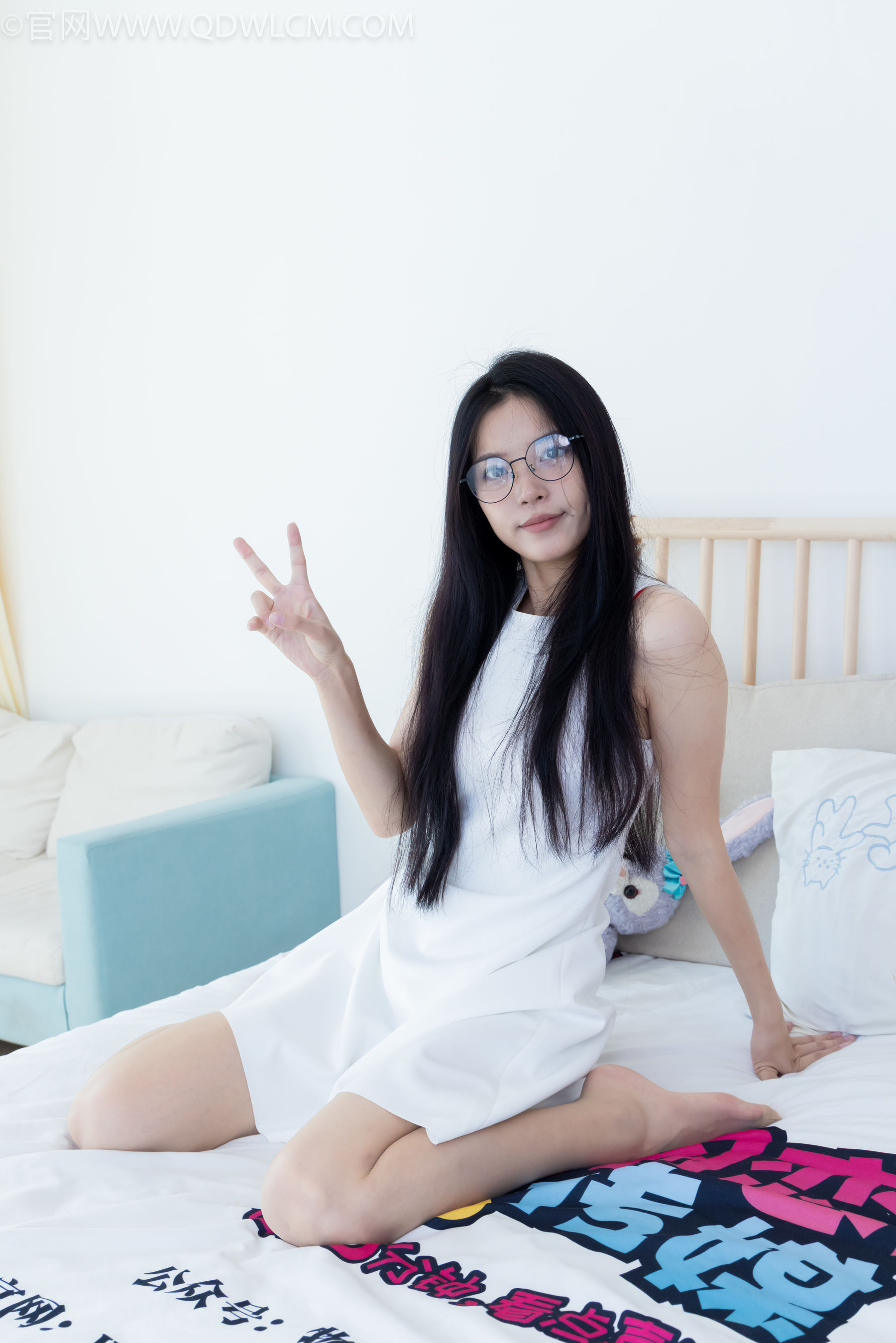 物恋传媒 No.2320 茯苓 - 凉鞋、薄肉丝、裸足、皮筋绑脚以及挠脚心剧情/(159P)