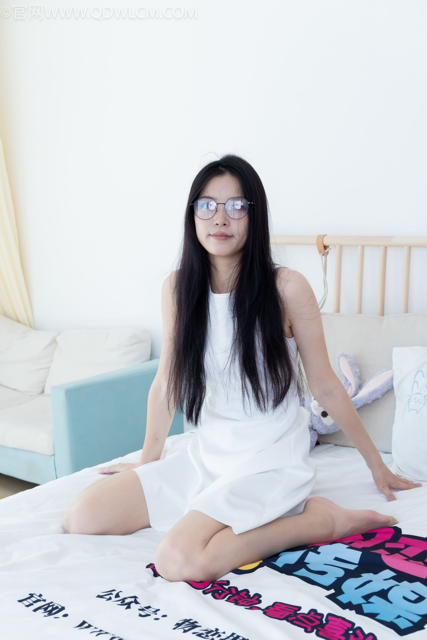 物恋传媒 No.2320 茯苓 - 凉鞋、薄肉丝、裸足、皮筋绑脚以及挠脚心剧情/(159P)