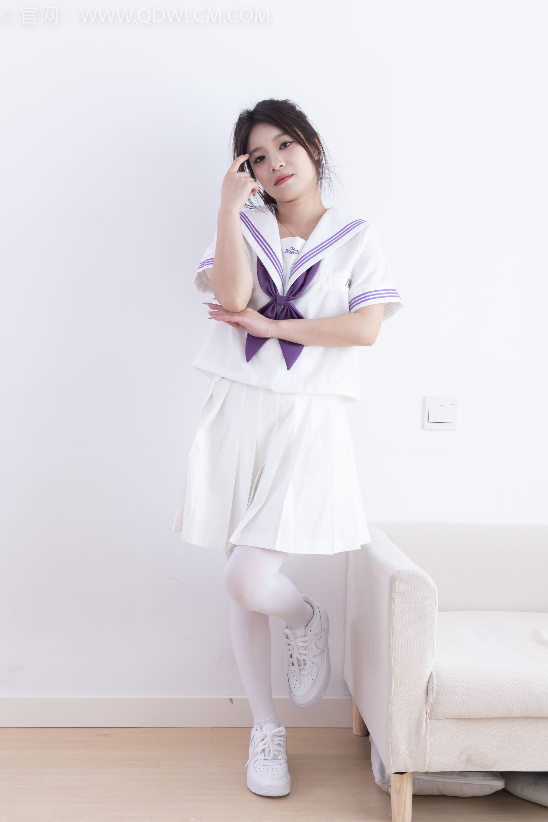 物恋传媒 No.2317 闪闪 - 板鞋、厚白丝、jk制服/(160P)