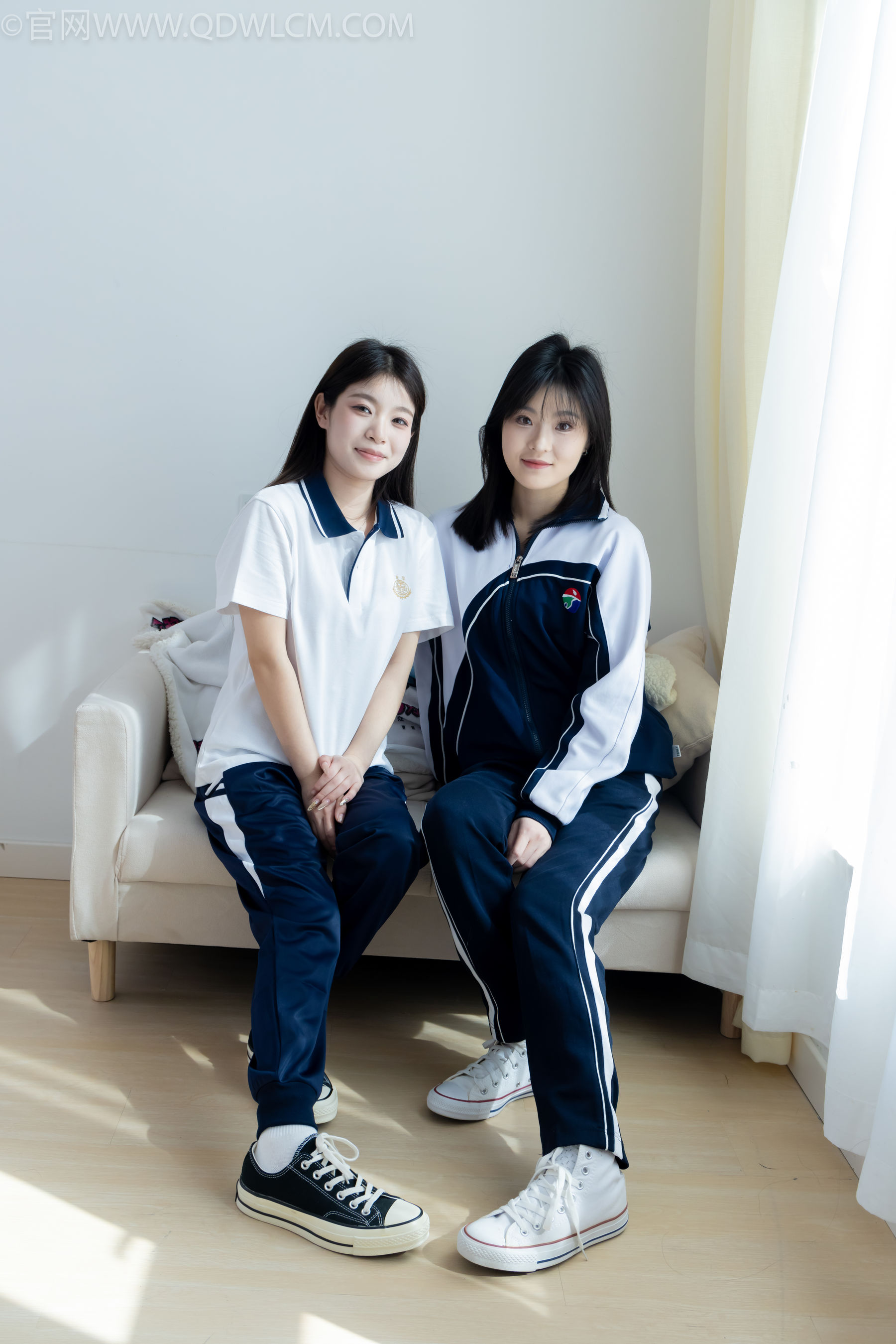 物恋传媒 No.2322 闪闪&青柠 - 帆布鞋、白棉袜、青柠薄肉丝、闪闪薄白丝/(168P)