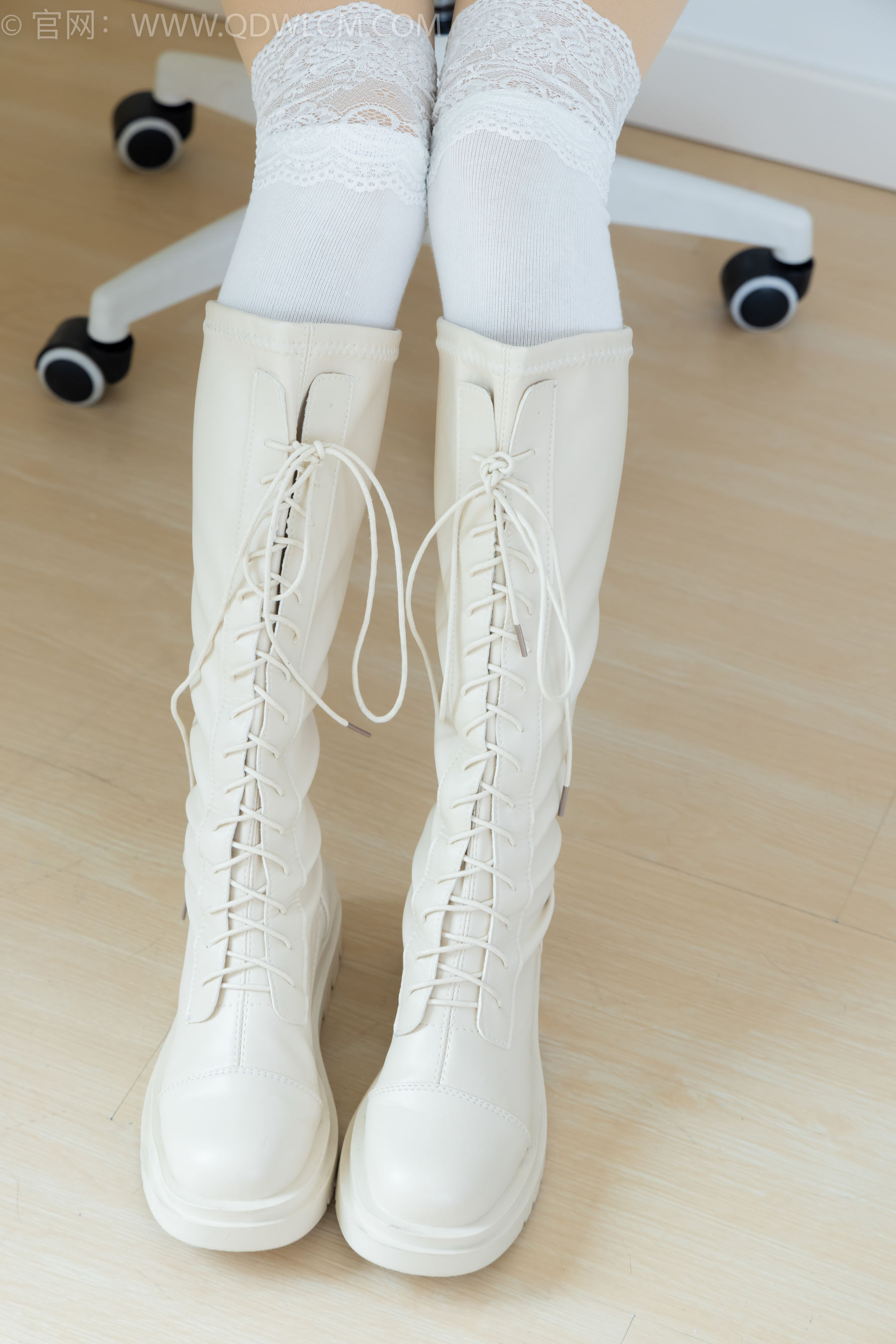 物恋传媒 No.2312 茯苓 - 长靴、过膝白棉袜、厚肉丝/(160P)