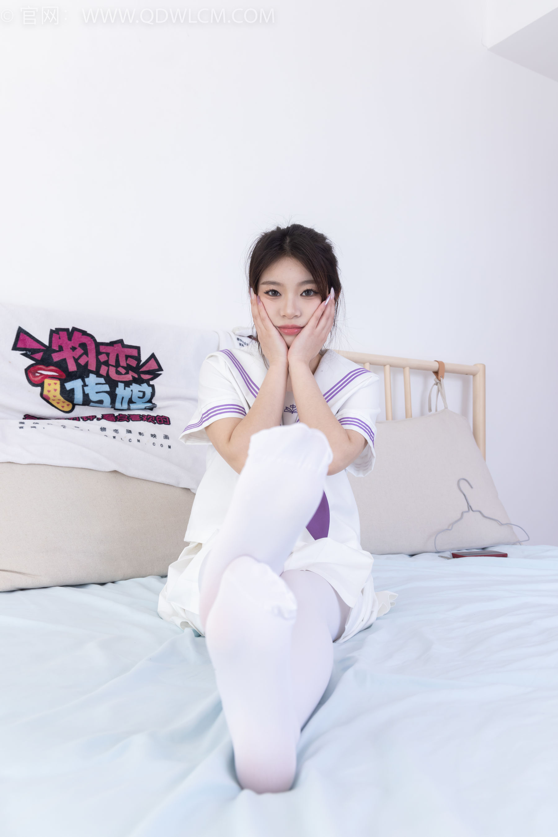 物恋传媒 No.2317 闪闪 - 板鞋、厚白丝、jk制服/(160P)