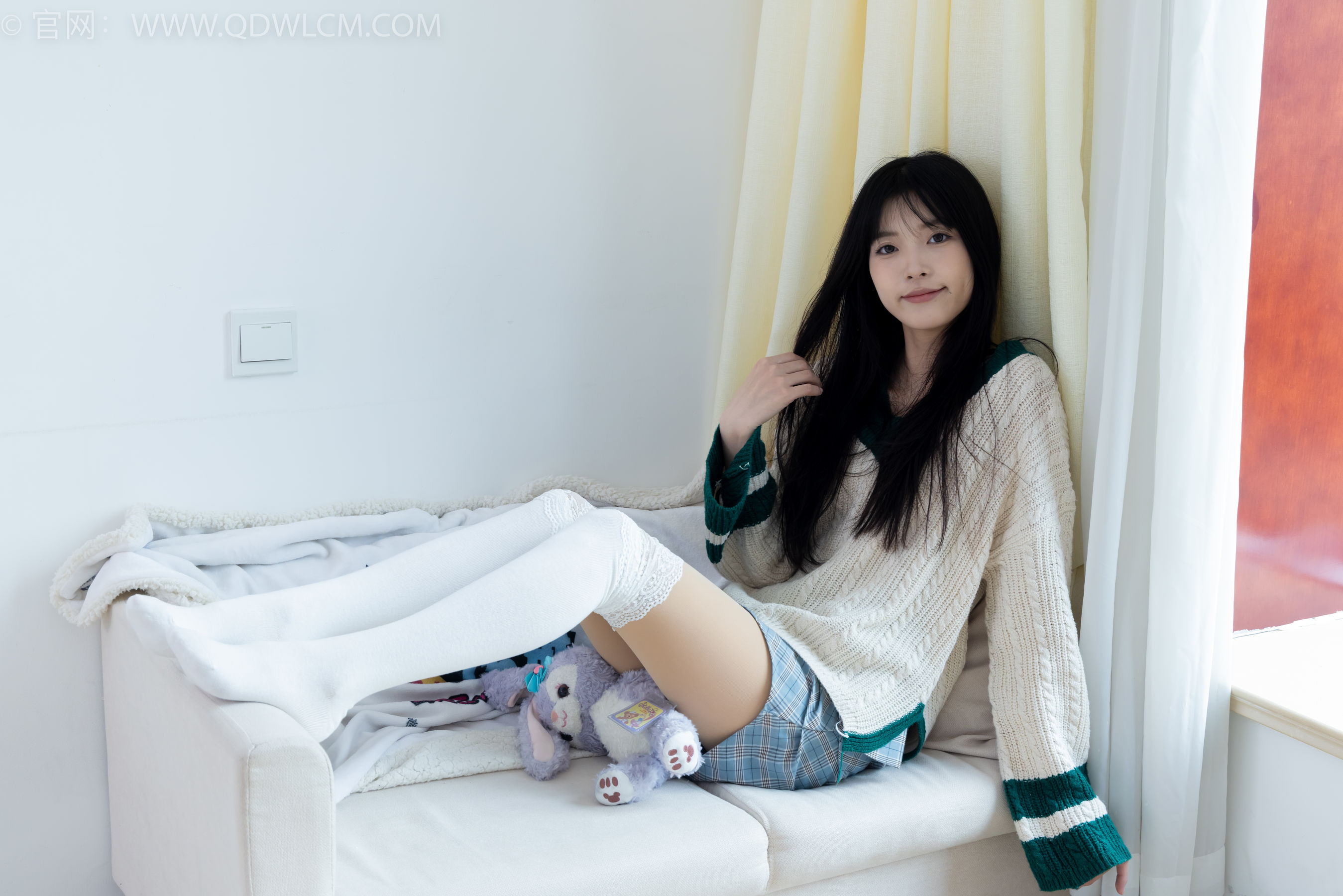 物恋传媒 No.2312 茯苓 - 长靴、过膝白棉袜、厚肉丝/(160P)