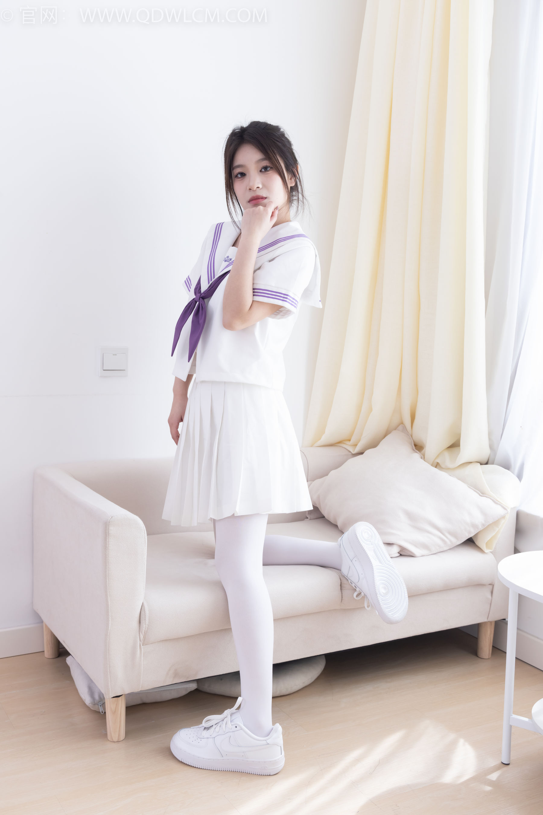 物恋传媒 No.2317 闪闪 - 板鞋、厚白丝、jk制服/(160P)