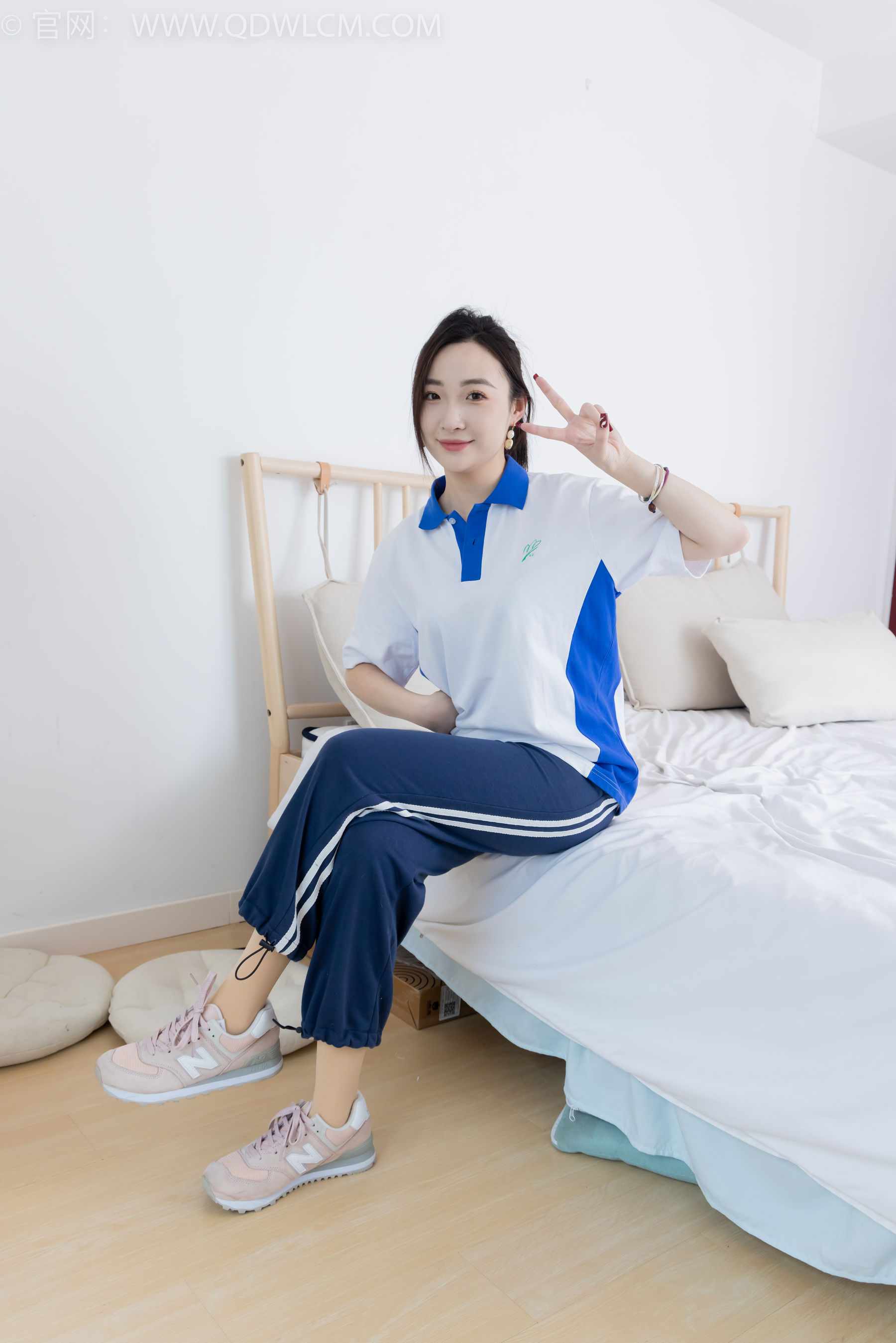 物恋传媒 No.2314 恬恬 - 运动鞋、厚肉丝、校服裤里丝/(160P)