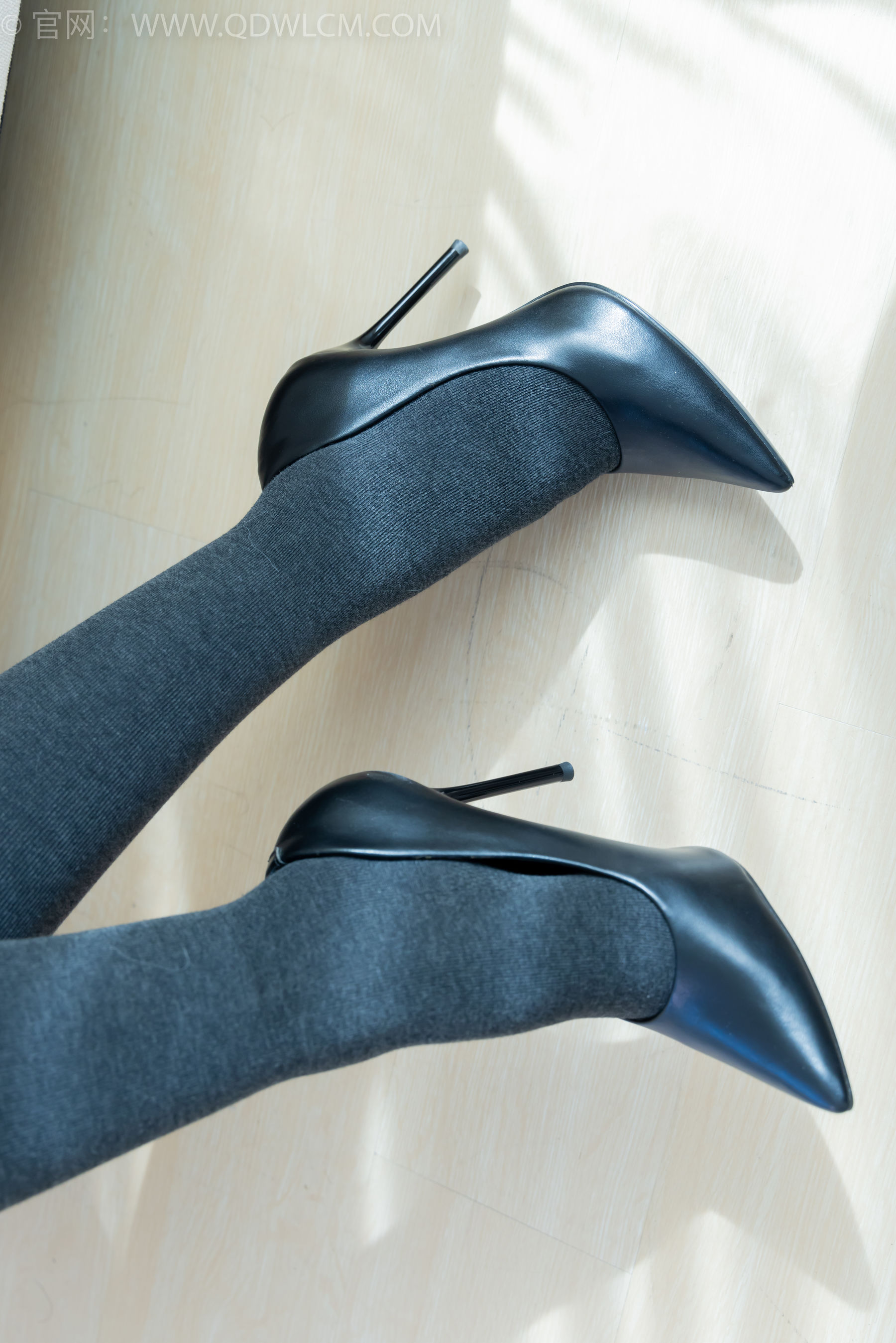 物恋传媒 No.2313 岚岚 - 高跟鞋、厚灰丝/(180P)