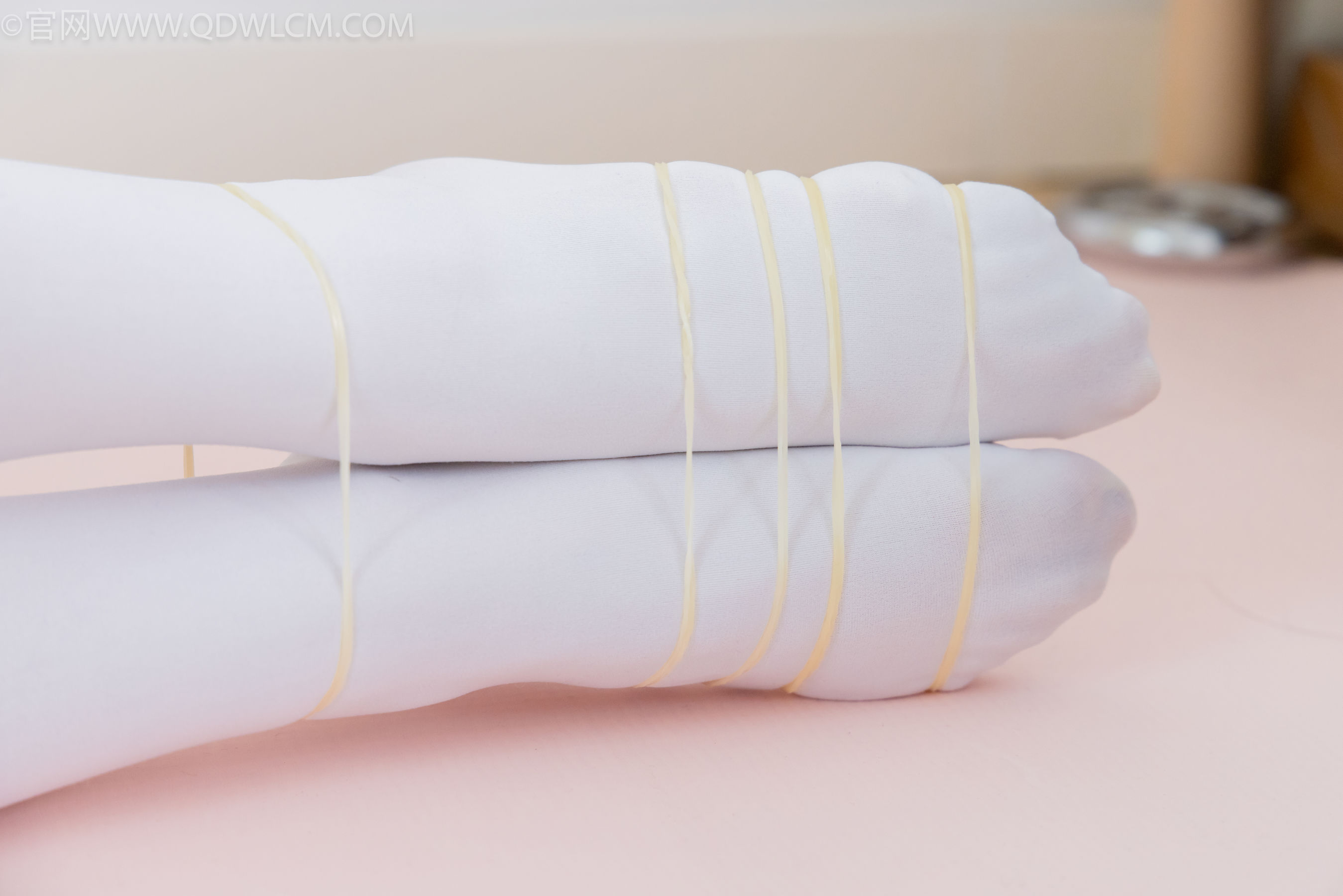 物恋传媒 No.2307 泡泡 - 芭蕾鞋、厚白丝、芭蕾动作、皮筋绑脚剧情/(166P)