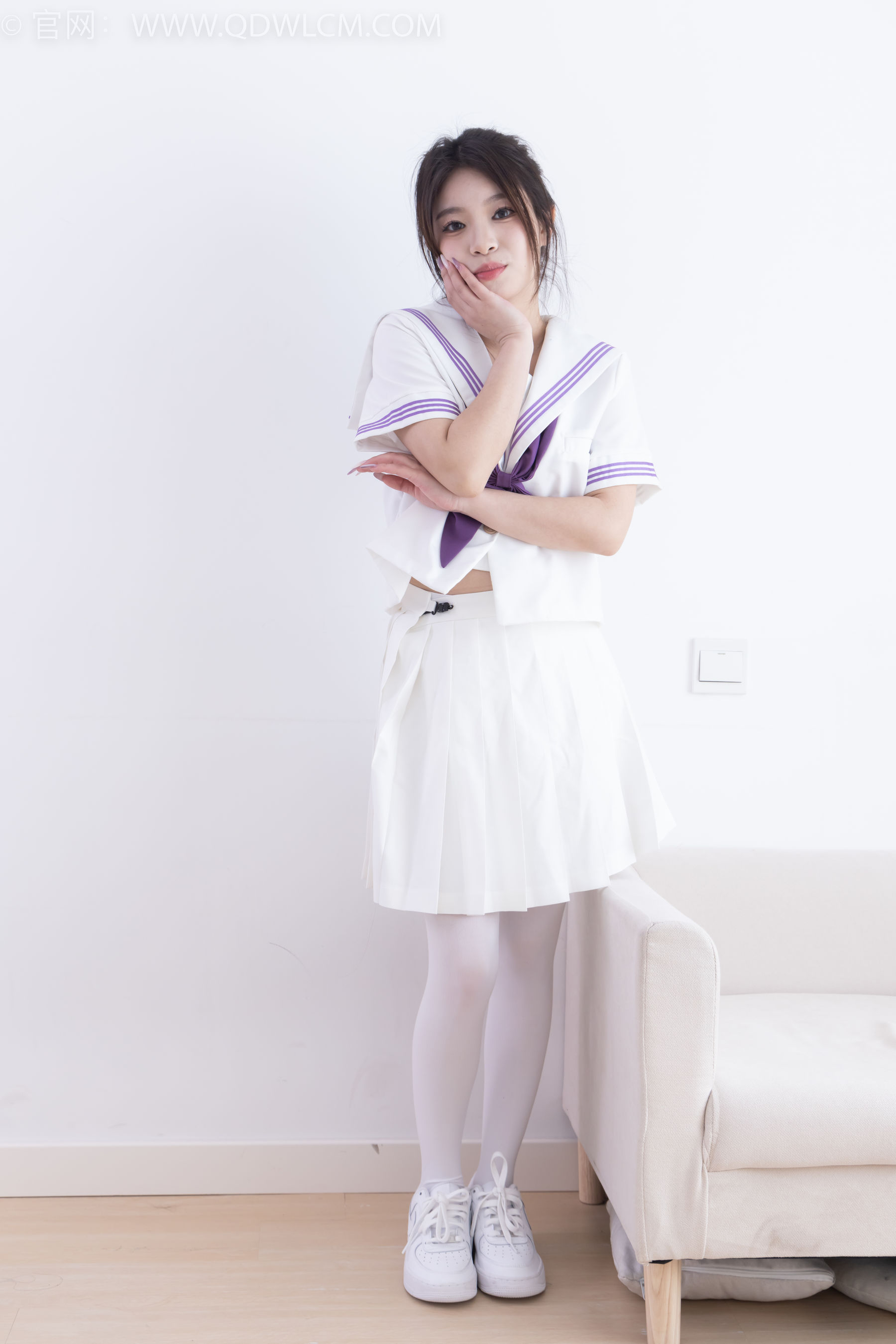 物恋传媒 No.2317 闪闪 - 板鞋、厚白丝、jk制服/(160P)