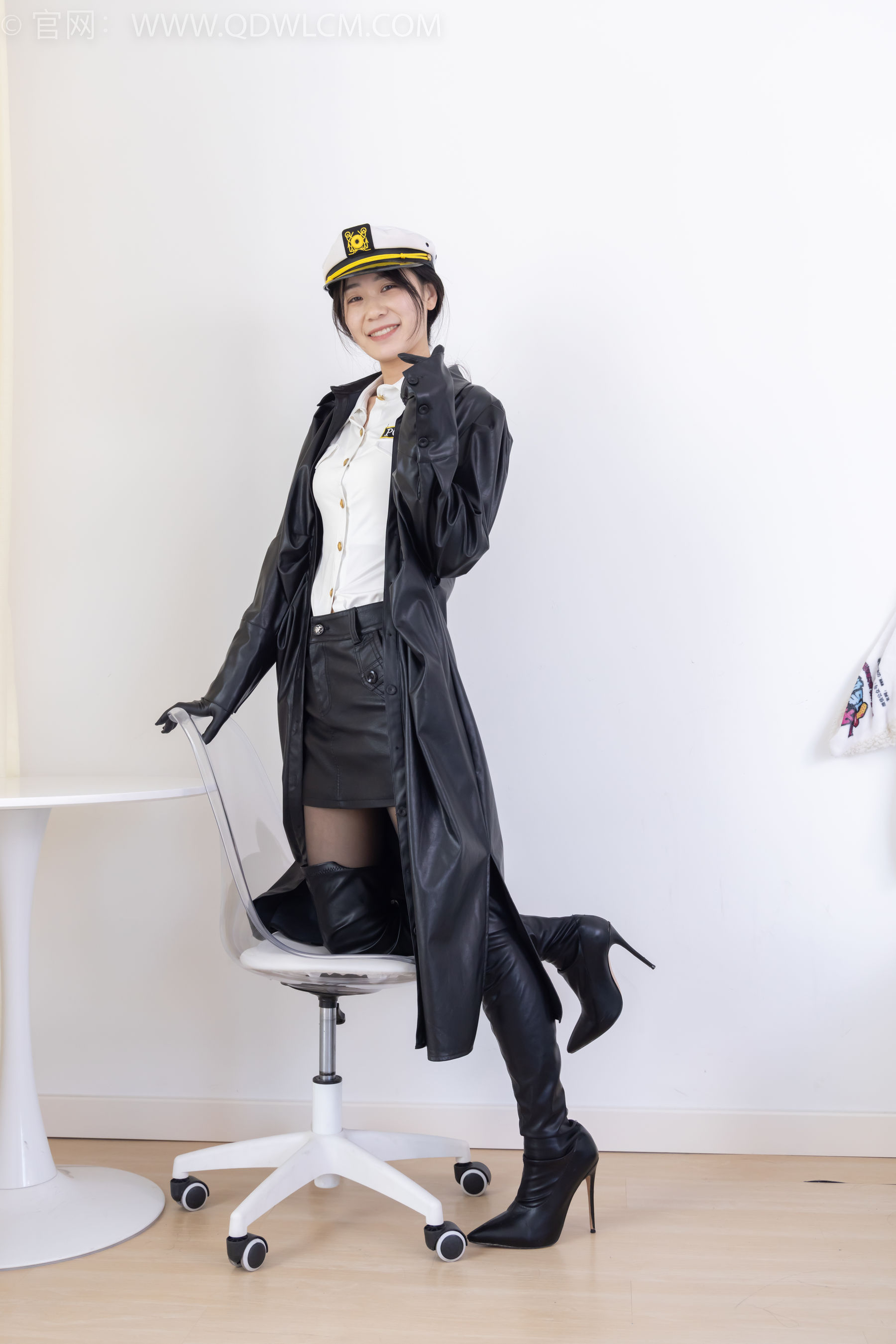 物恋传媒 No.2315 菜菜 - 高跟长靴、薄黑丝/(160P)