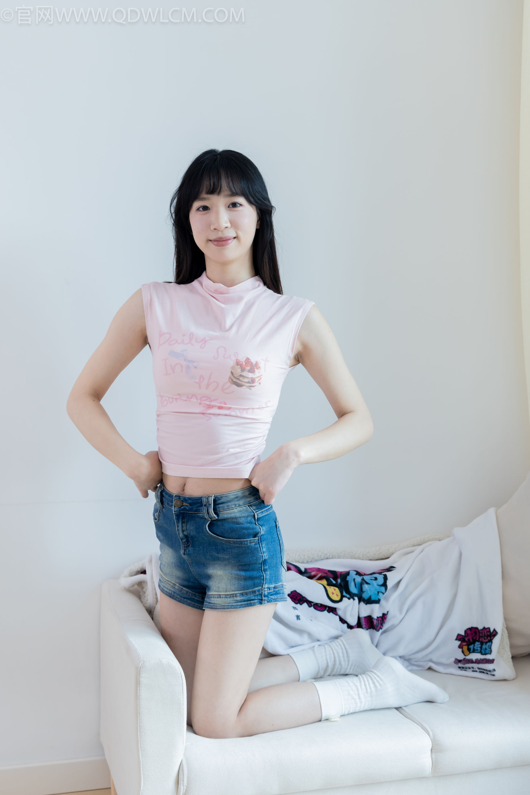 物恋传媒 No.2319 小左 - 帆布鞋、白棉袜、裸足/(155P)