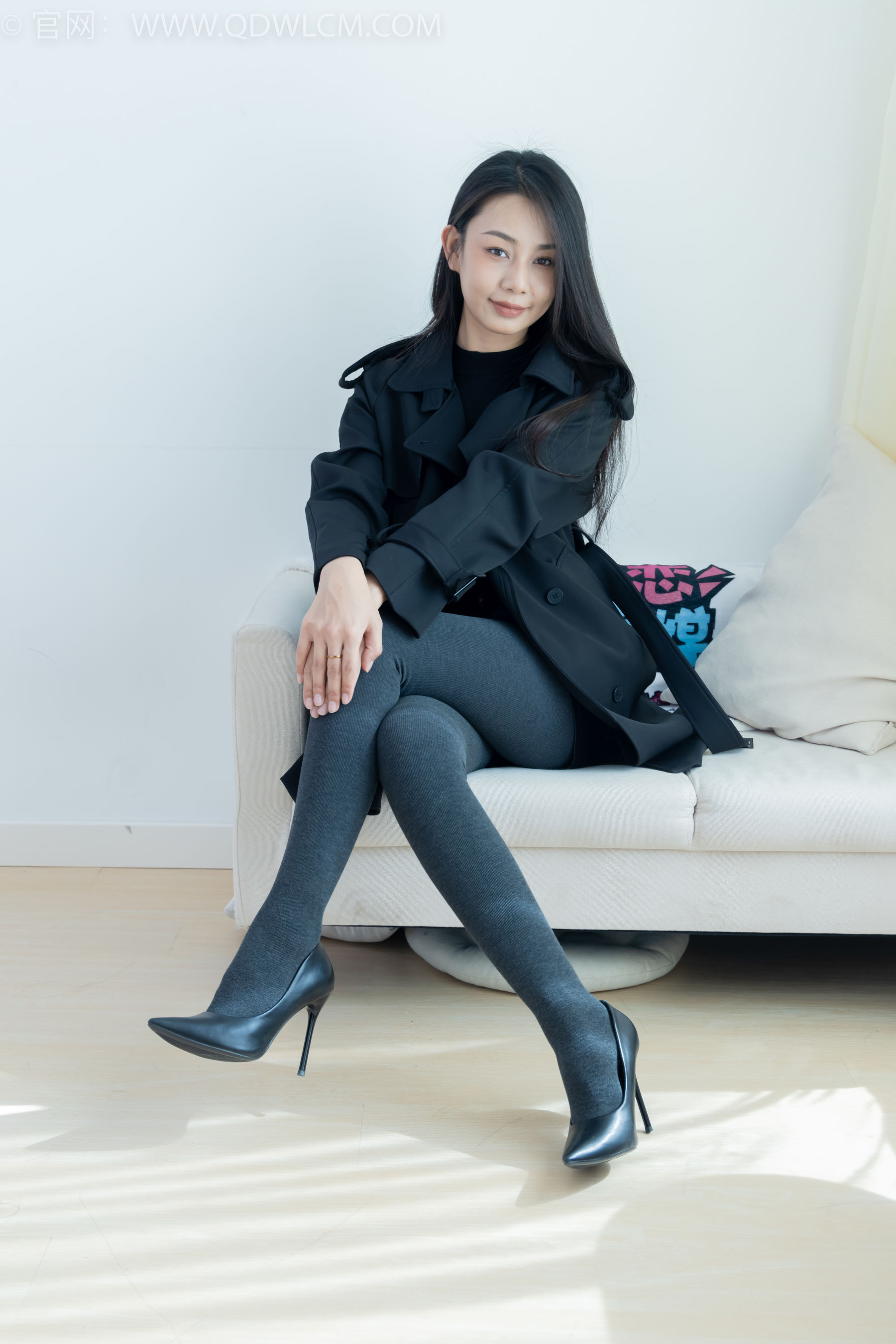 物恋传媒 No.2313 岚岚 - 高跟鞋、厚灰丝/(180P)