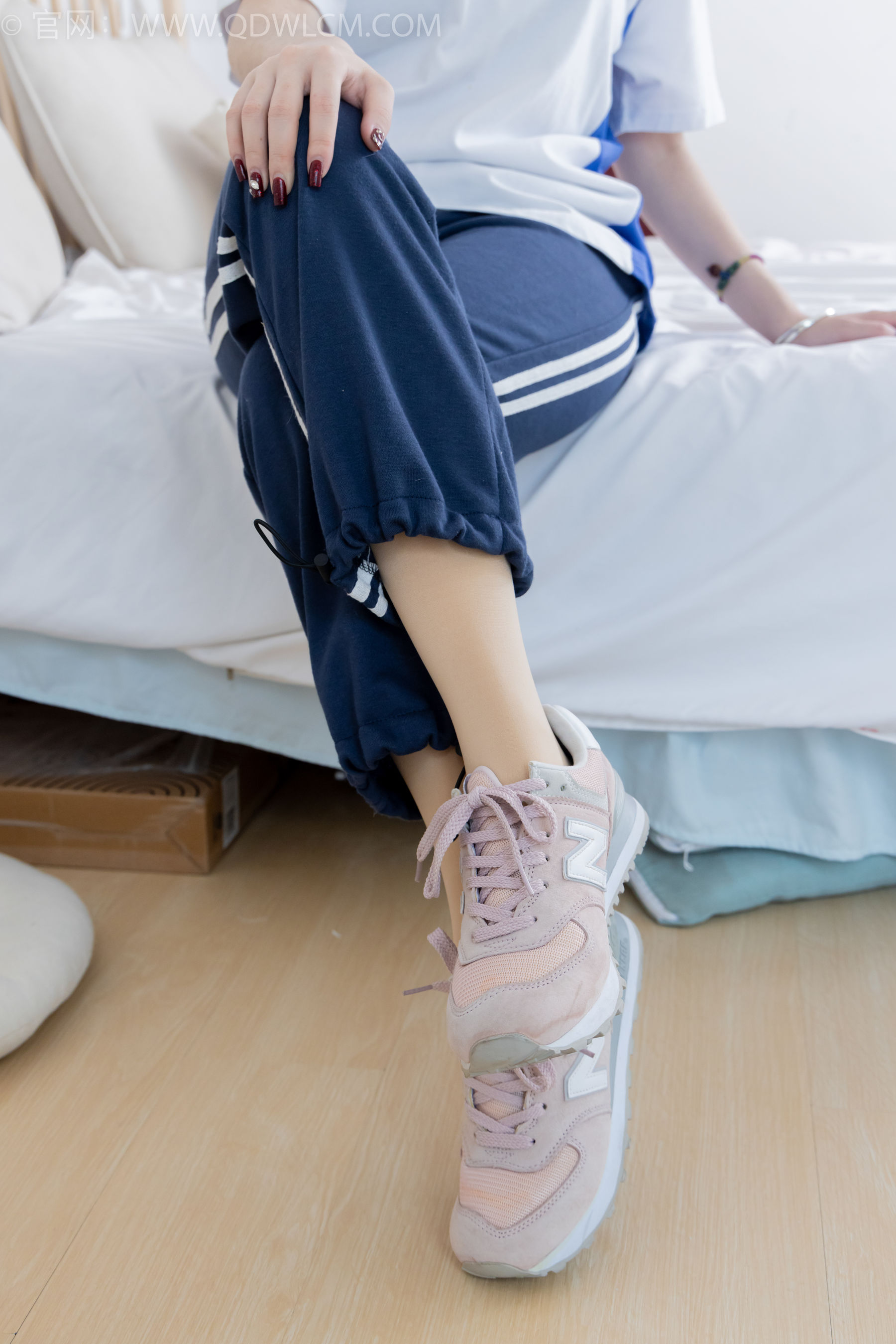 物恋传媒 No.2314 恬恬 - 运动鞋、厚肉丝、校服裤里丝/(160P)