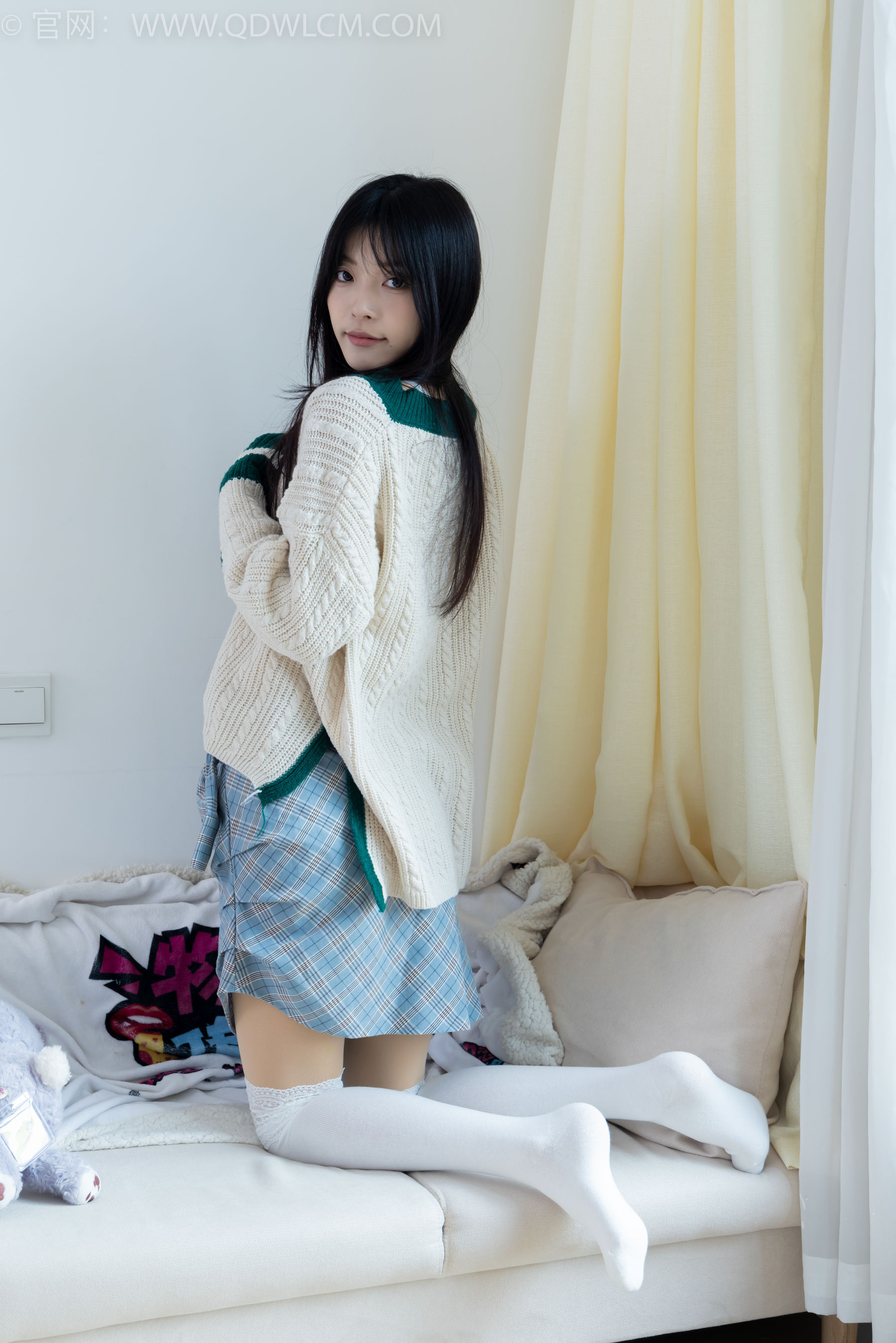 物恋传媒 No.2312 茯苓 - 长靴、过膝白棉袜、厚肉丝/(160P)