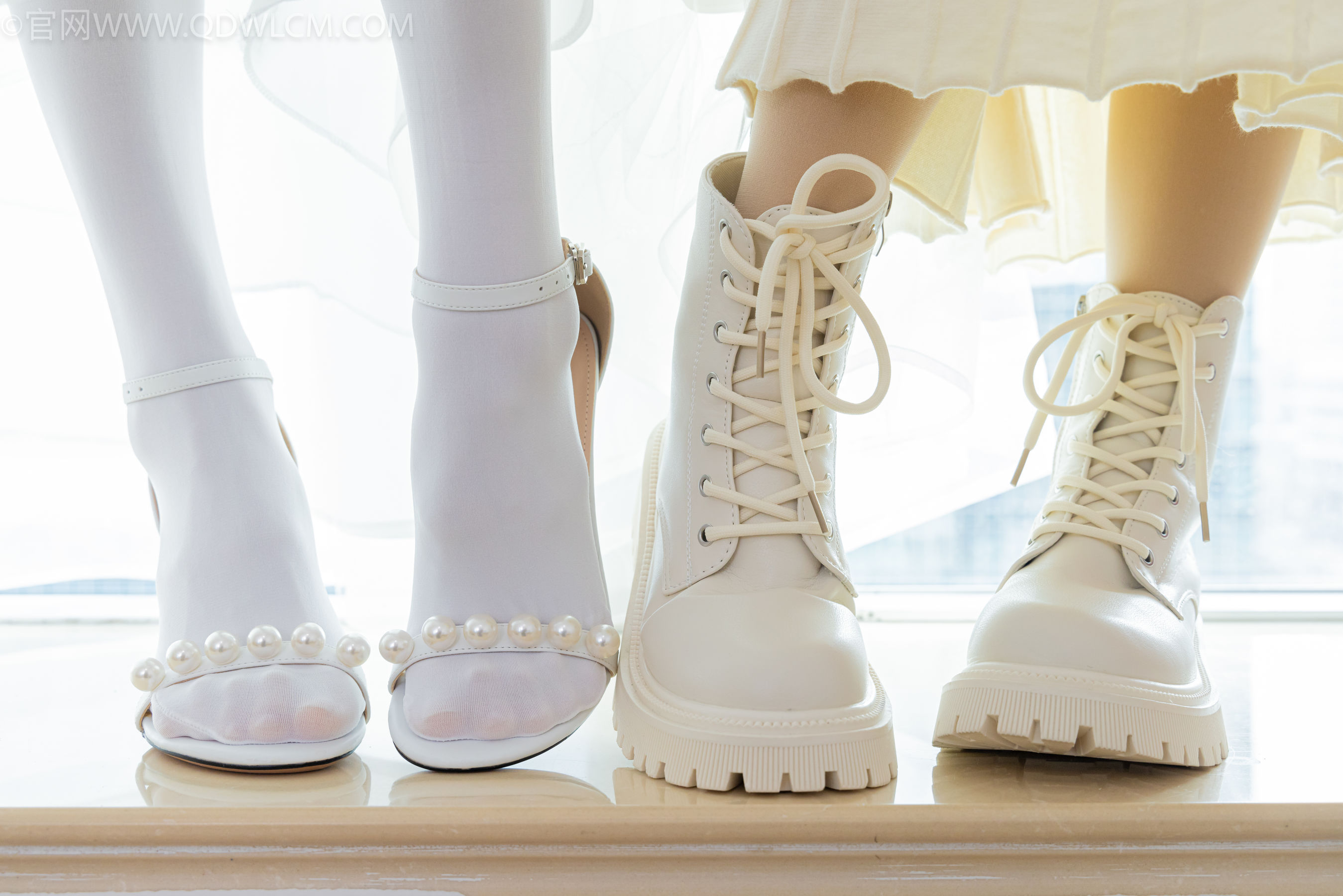 物恋传媒 No.2308 茯苓&欢欢 - 高跟鞋、马丁靴、厚白丝、厚肉丝、瑜伽动作、婚纱/(154P)