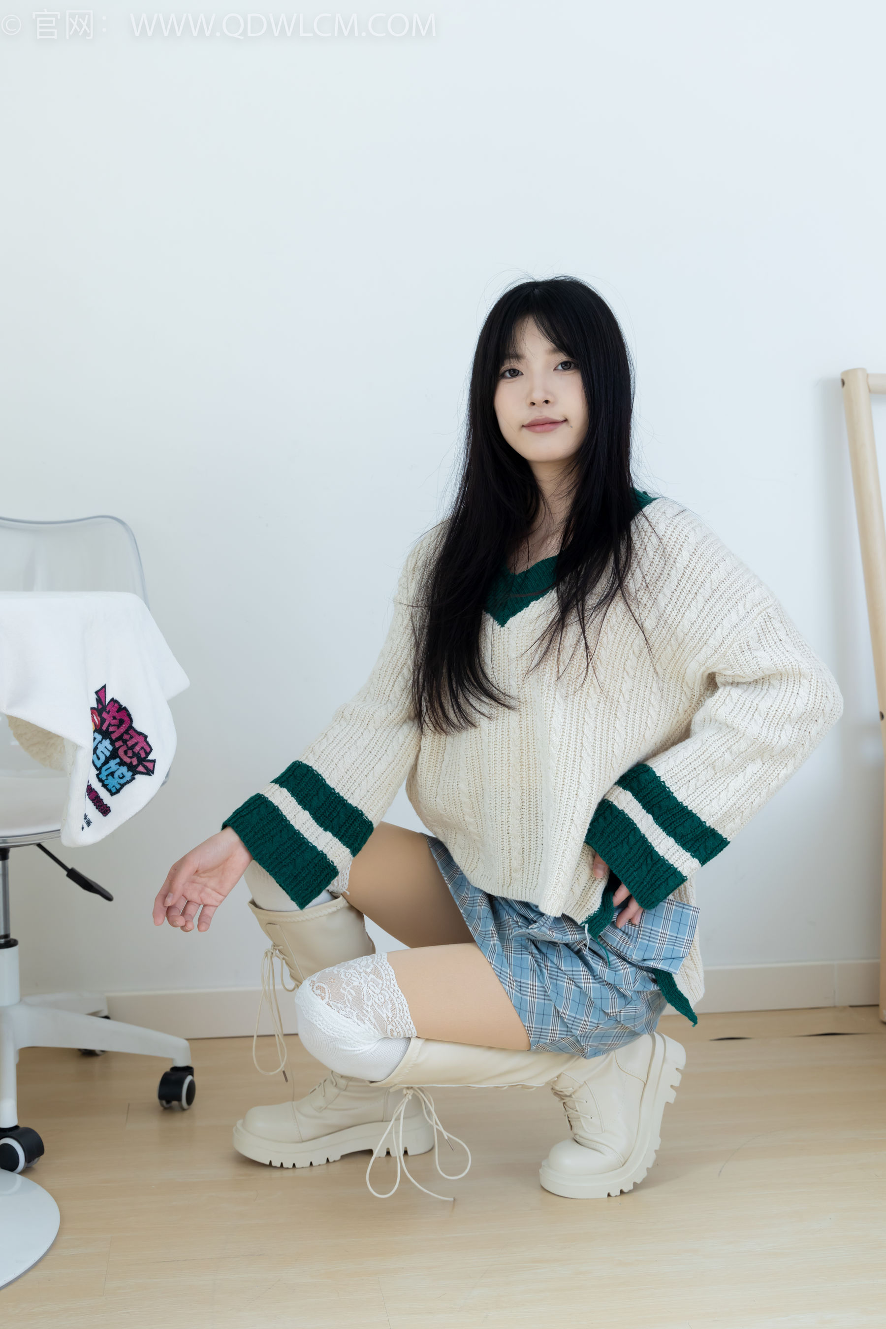 物恋传媒 No.2312 茯苓 - 长靴、过膝白棉袜、厚肉丝/(160P)