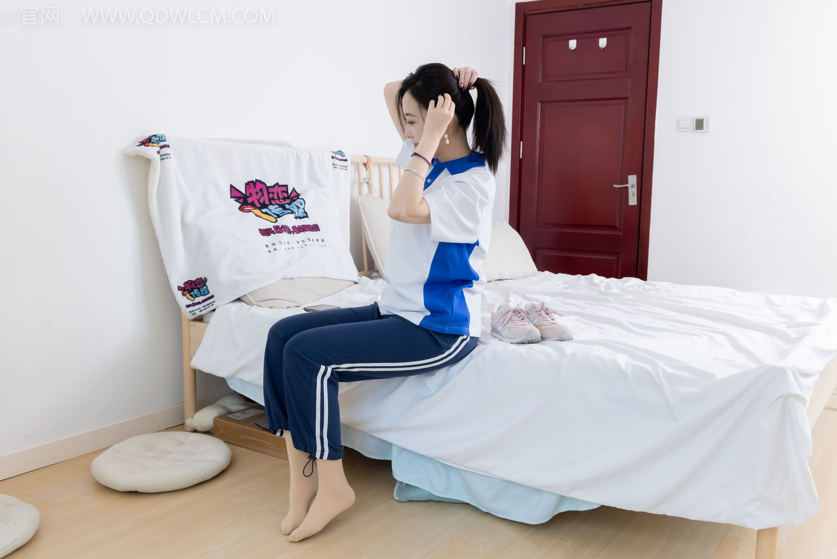 物恋传媒 No.2314 恬恬 - 运动鞋、厚肉丝、校服裤里丝/(160P)