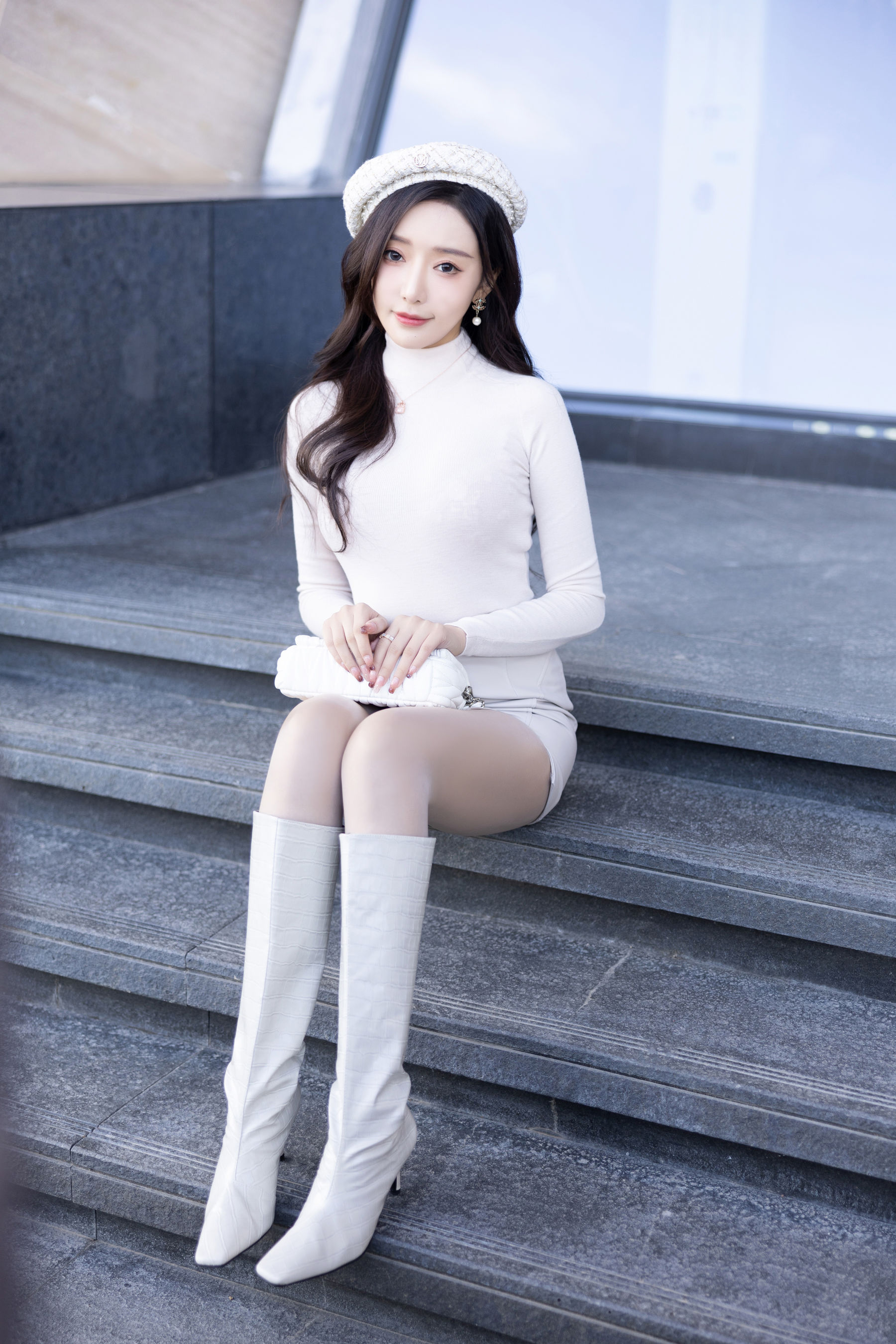 王馨瑶 - 毛衣皮裙/(112P)