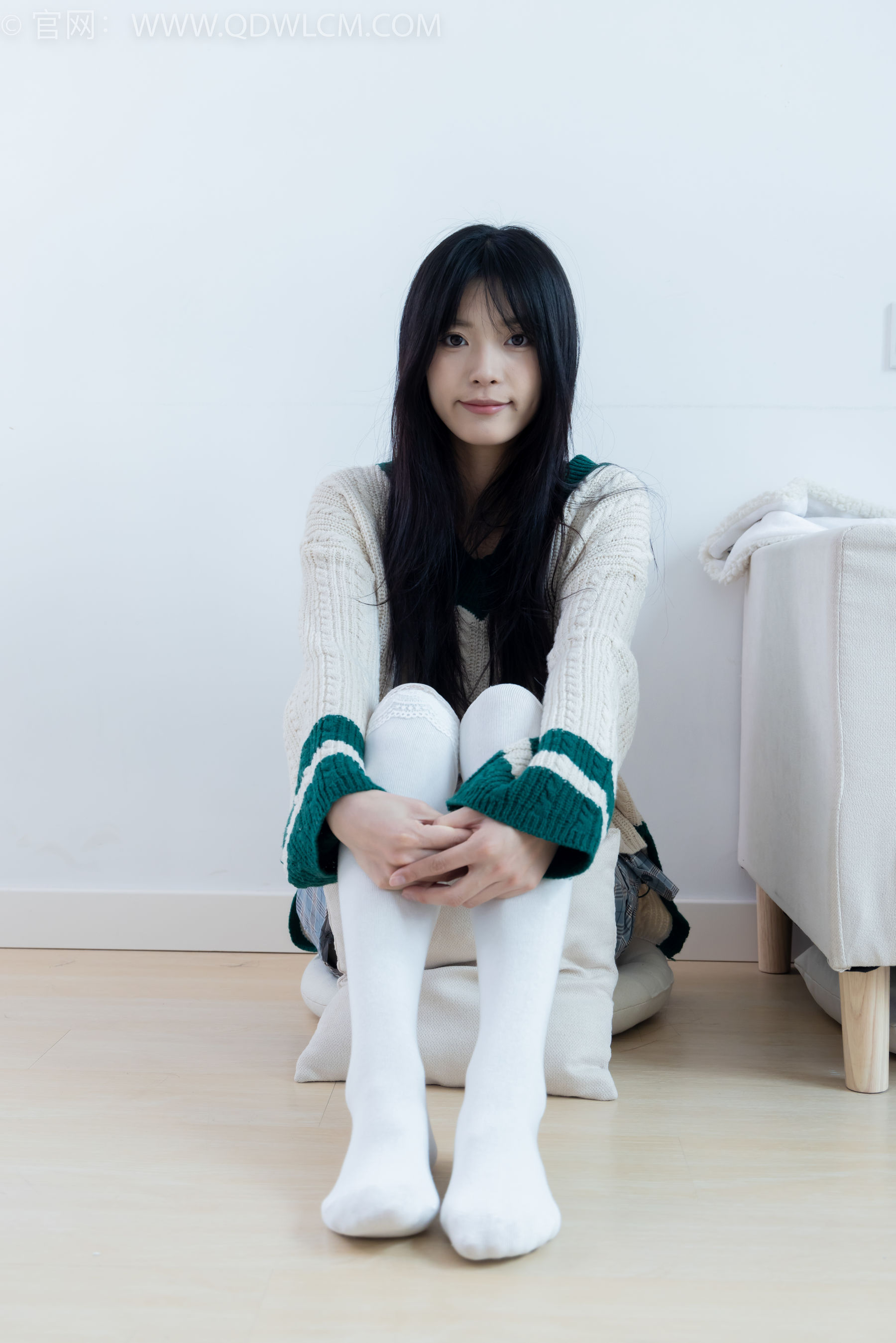 物恋传媒 No.2312 茯苓 - 长靴、过膝白棉袜、厚肉丝/(160P)