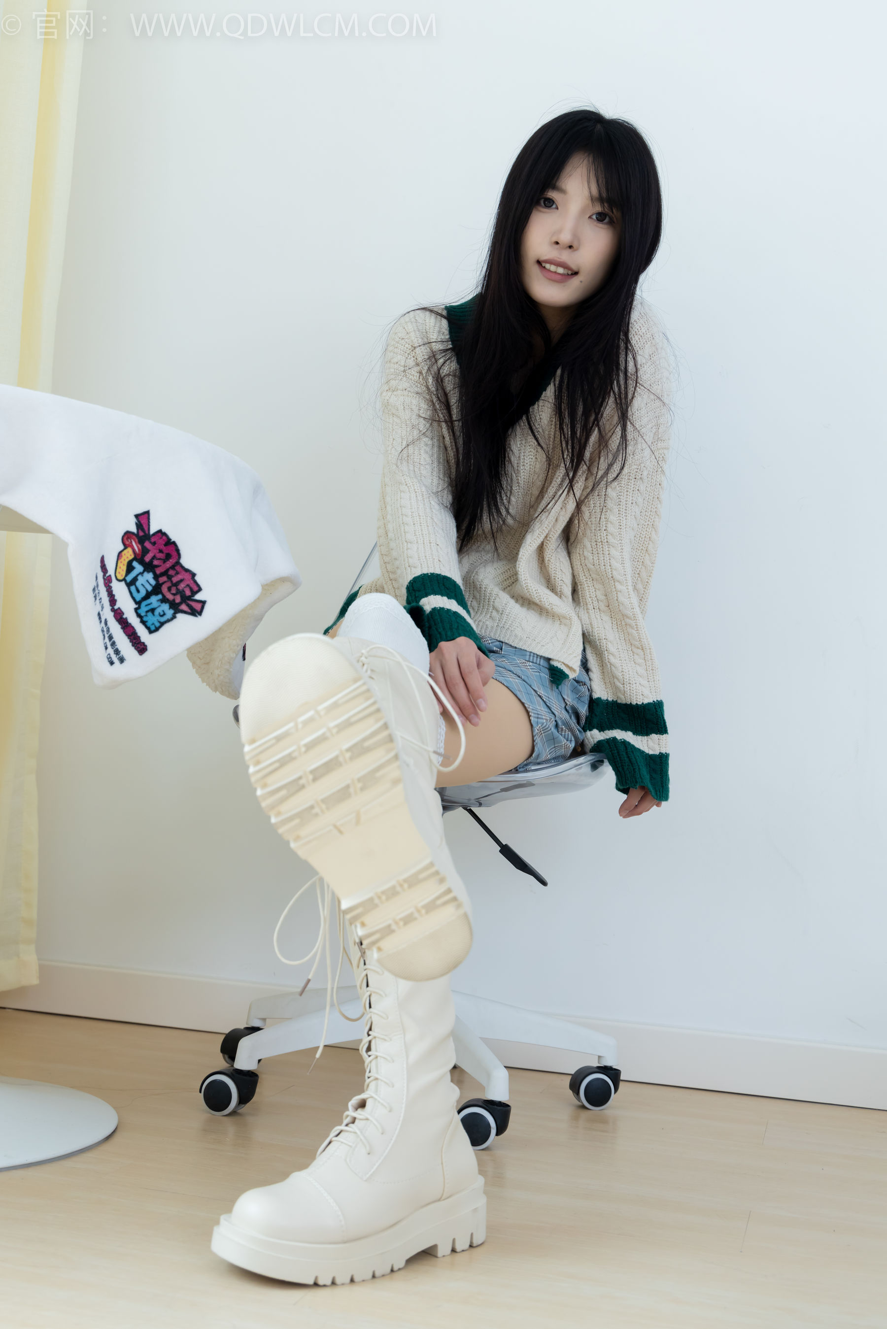 物恋传媒 No.2312 茯苓 - 长靴、过膝白棉袜、厚肉丝/(160P)