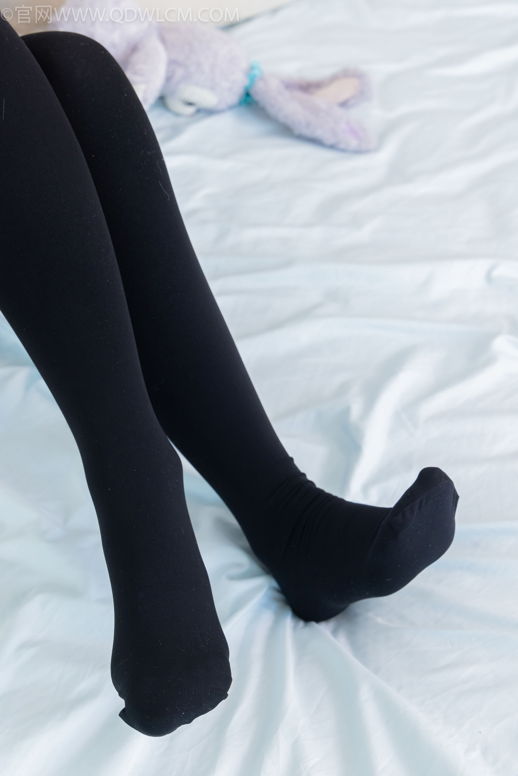 物恋传媒 No.2318 菜菜 - OL制服、高跟鞋、三双厚黑丝叠穿、袜腰展示/(177P)