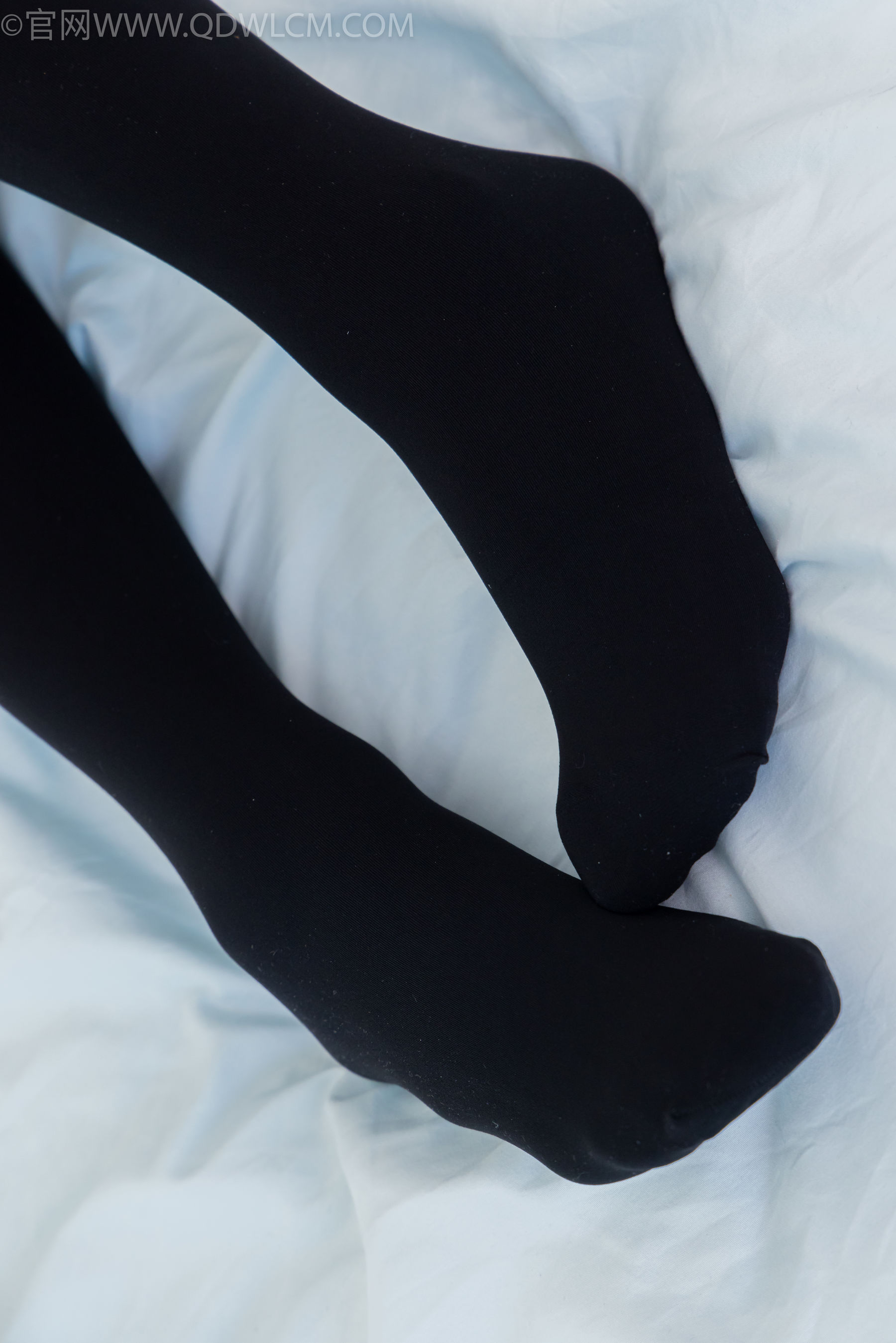 物恋传媒 No.2318 菜菜 - OL制服、高跟鞋、三双厚黑丝叠穿、袜腰展示/(177P)