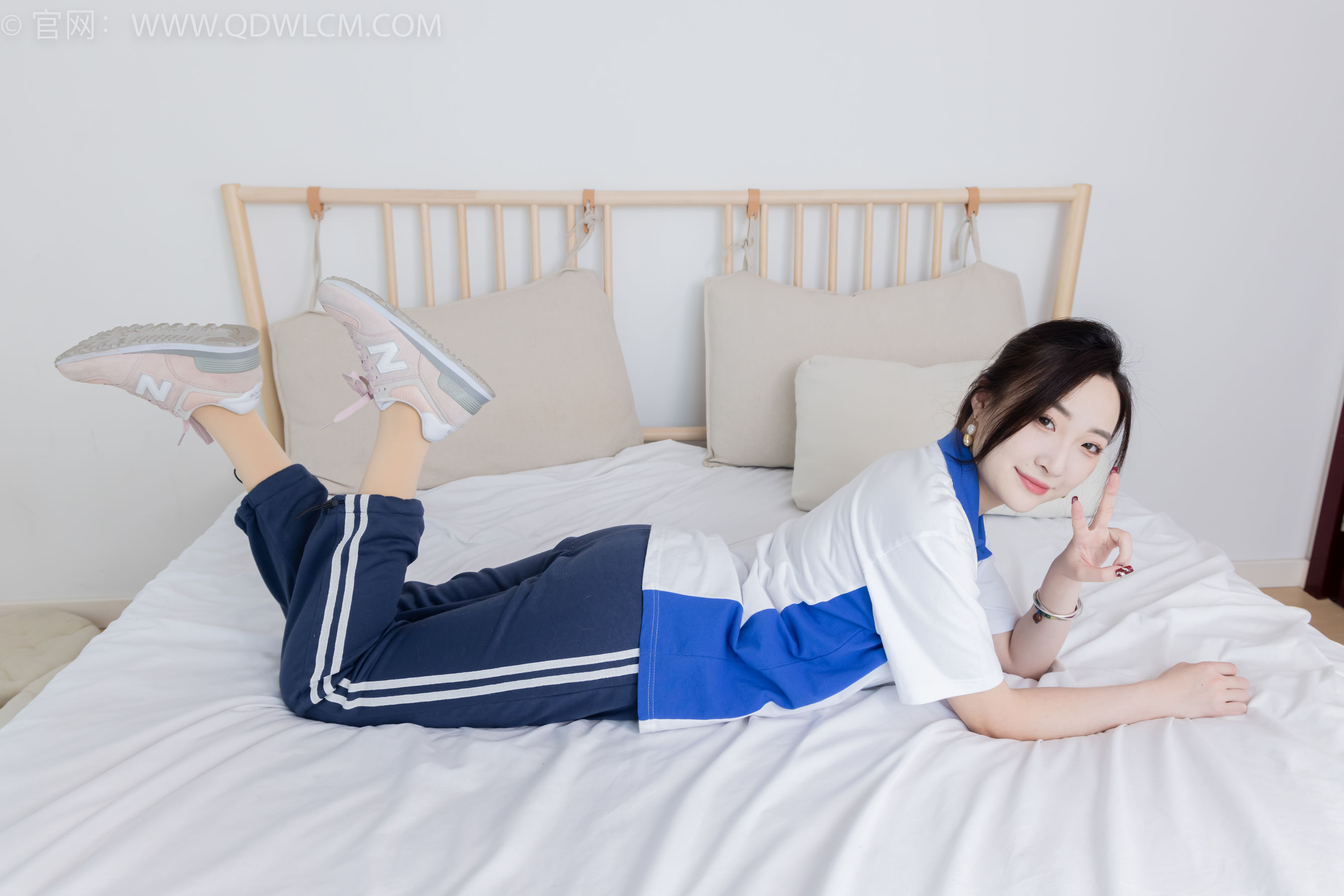 物恋传媒 No.2314 恬恬 - 运动鞋、厚肉丝、校服裤里丝/(160P)