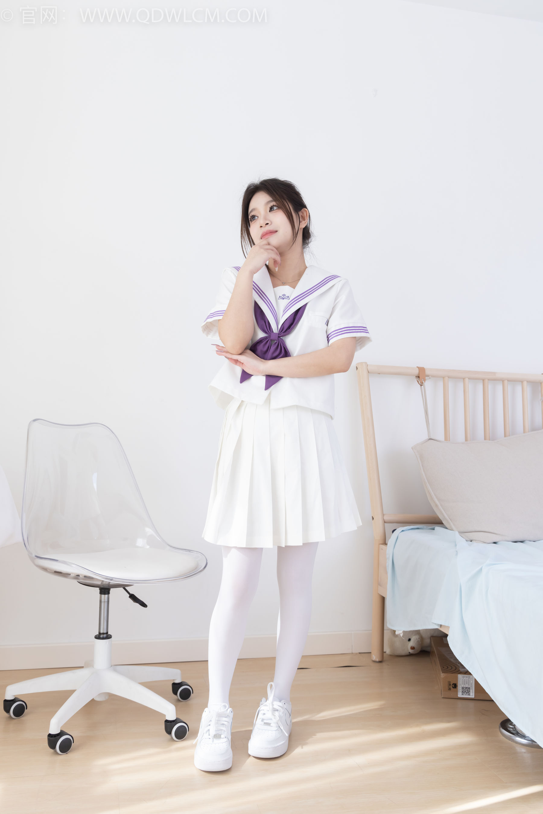 物恋传媒 No.2317 闪闪 - 板鞋、厚白丝、jk制服/(160P)