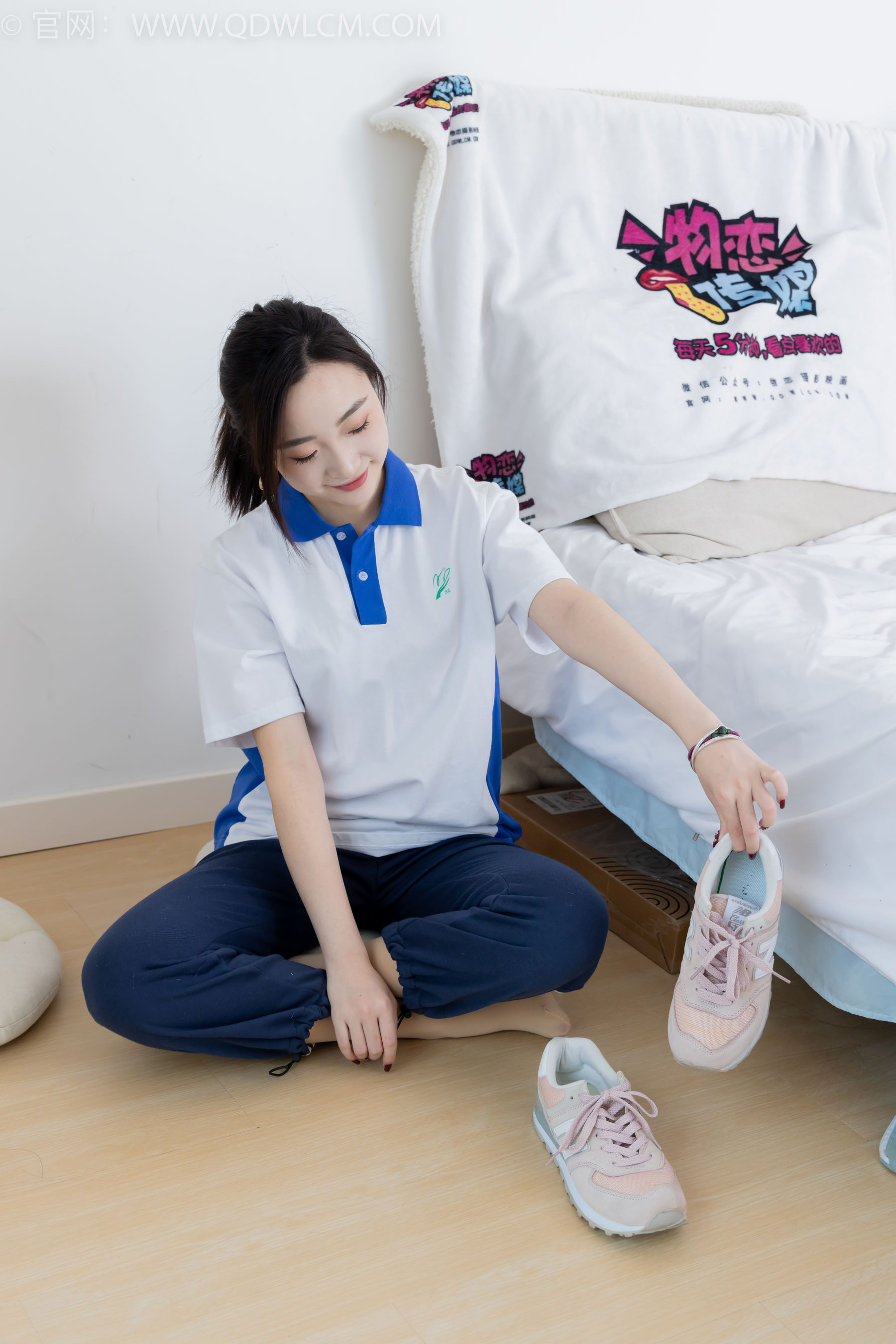 物恋传媒 No.2314 恬恬 - 运动鞋、厚肉丝、校服裤里丝/(160P)