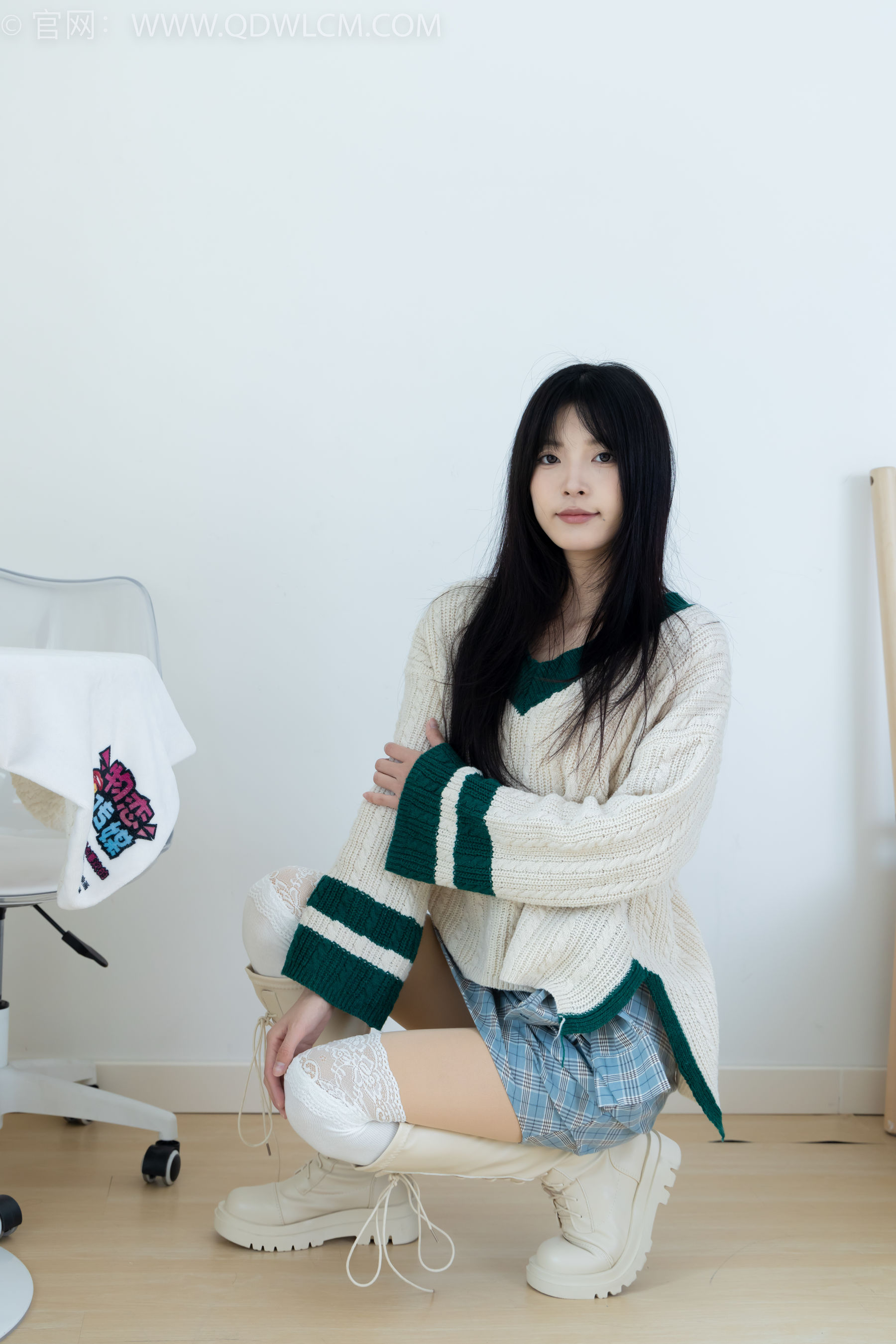 物恋传媒 No.2312 茯苓 - 长靴、过膝白棉袜、厚肉丝/(160P)