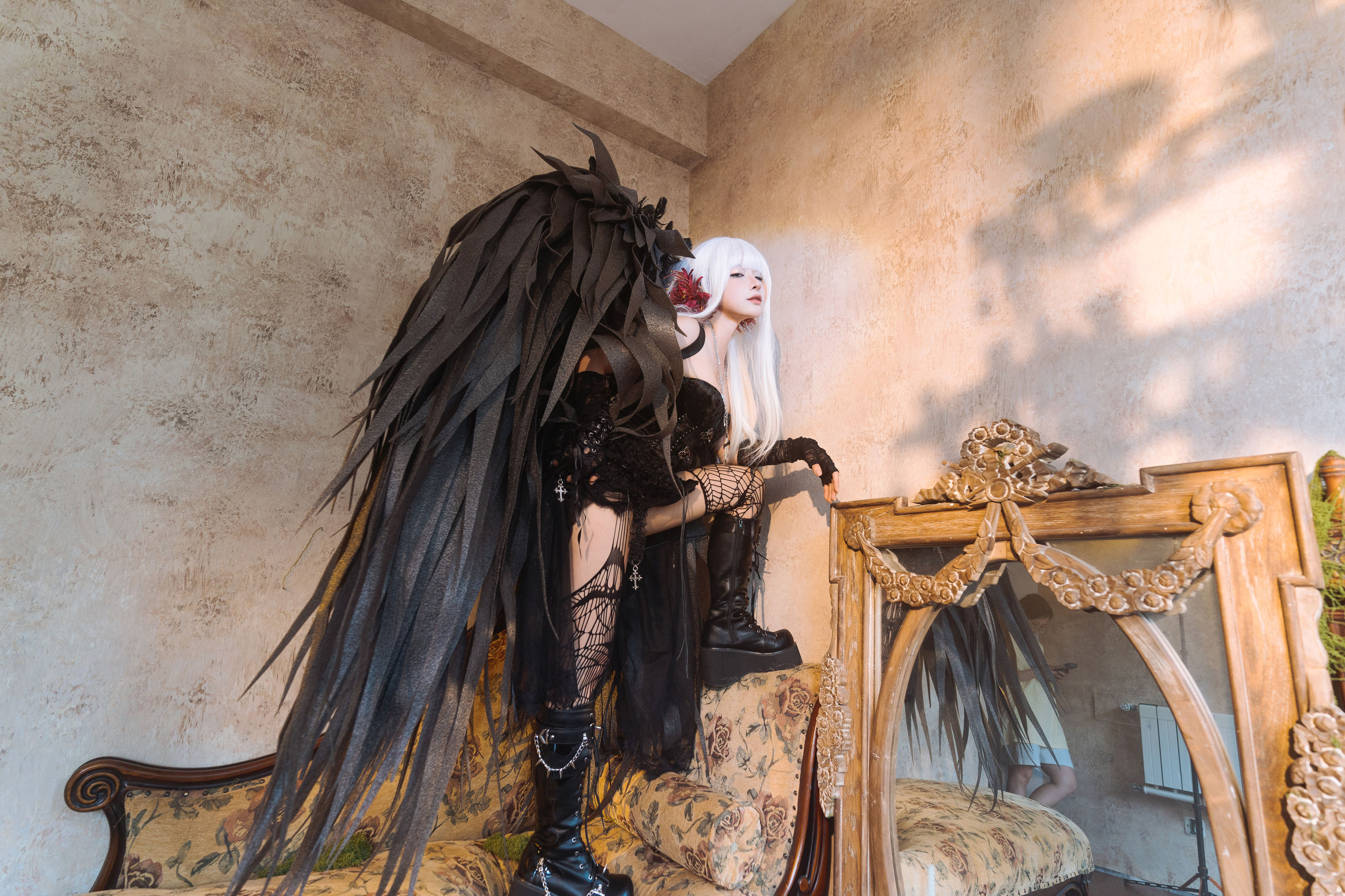 动漫博主 蠢沫沫 - 黑天鹅/(84P)